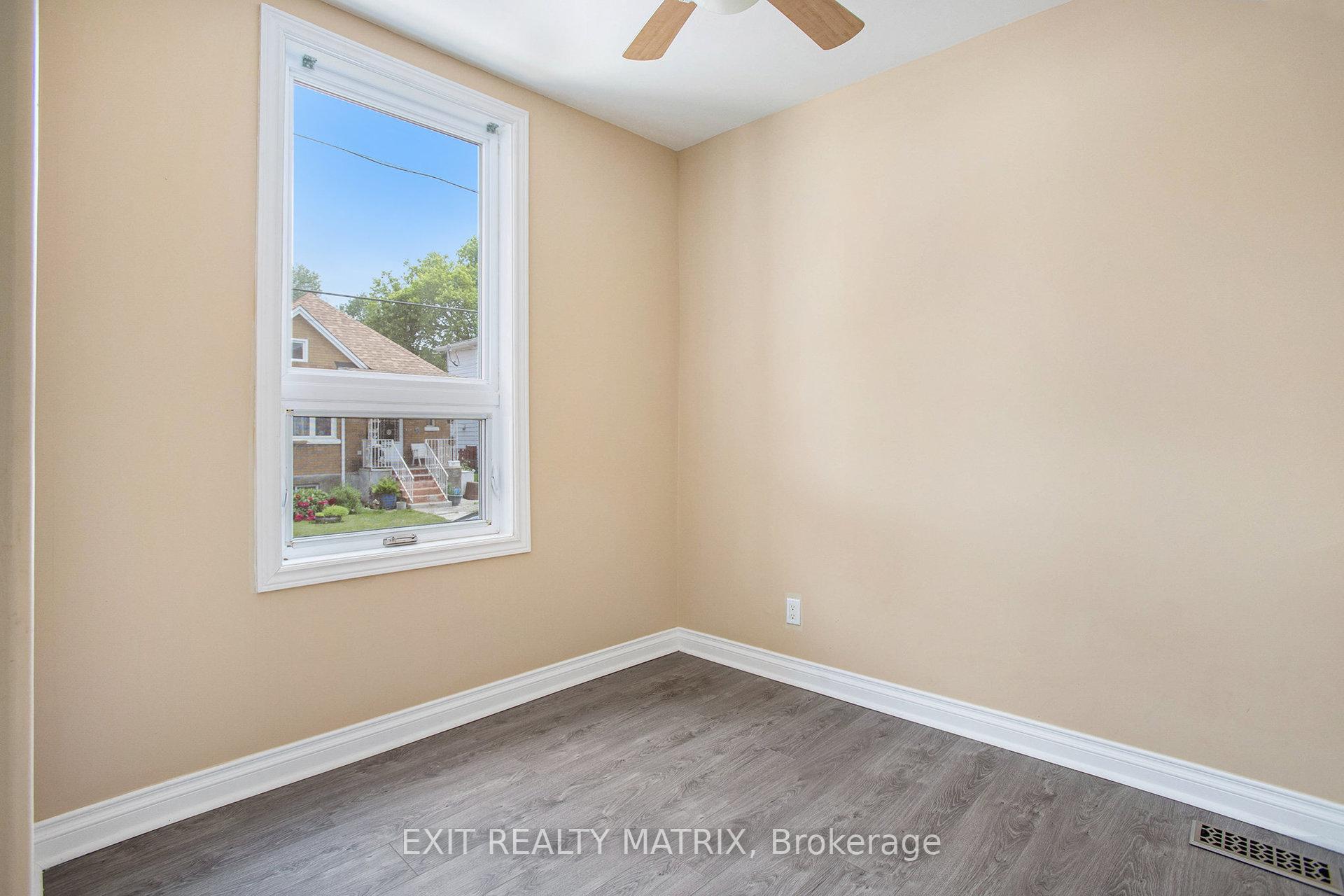 Photo 10 of Unit 1, 258 Park Street, Ottawa, Vanier — HOMEH