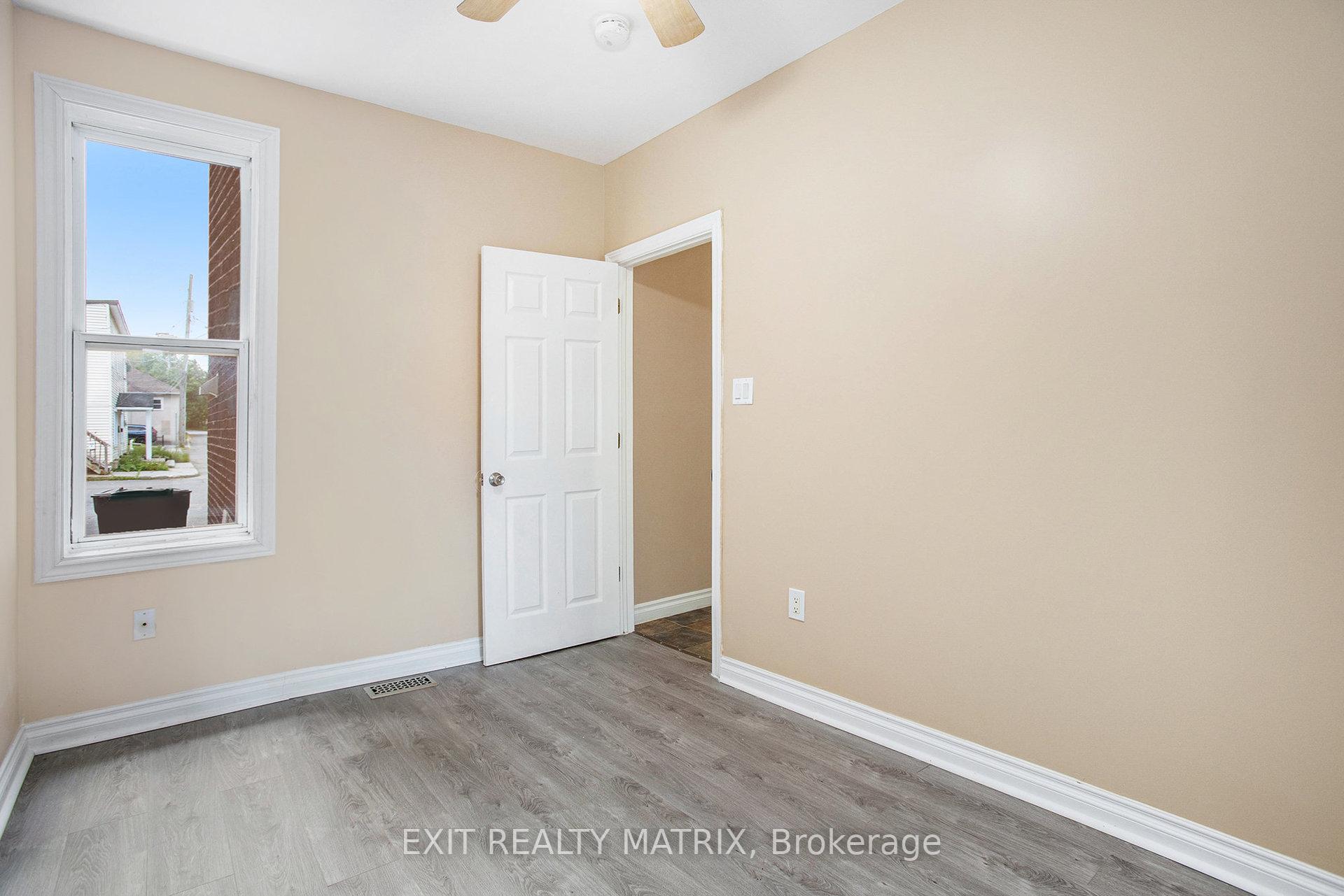 Photo 13 of Unit 1, 258 Park Street, Ottawa, Vanier — HOMEH