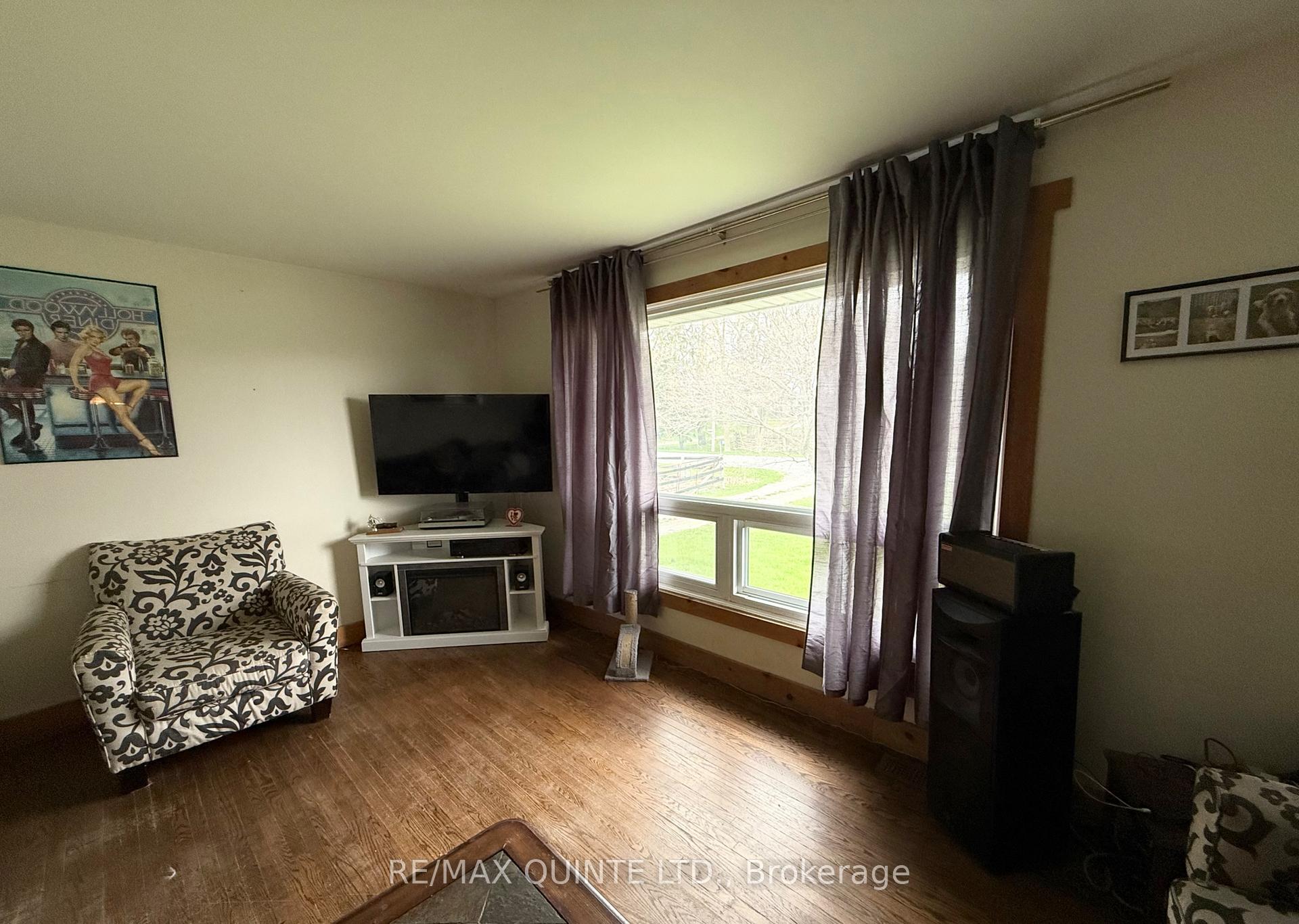 Photo 6 of 1116 Cross Road, Tyendinaga, Tyendinaga Township — HOMEH