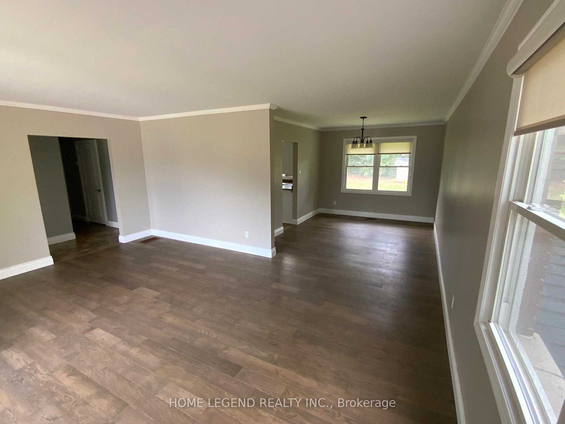 Photo 3 of 20 Young Street, Uxbridge — HOMEH