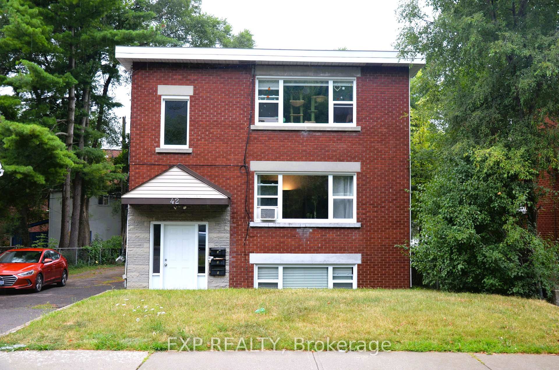 Front of Unit 2, 42 Lavergne Street E