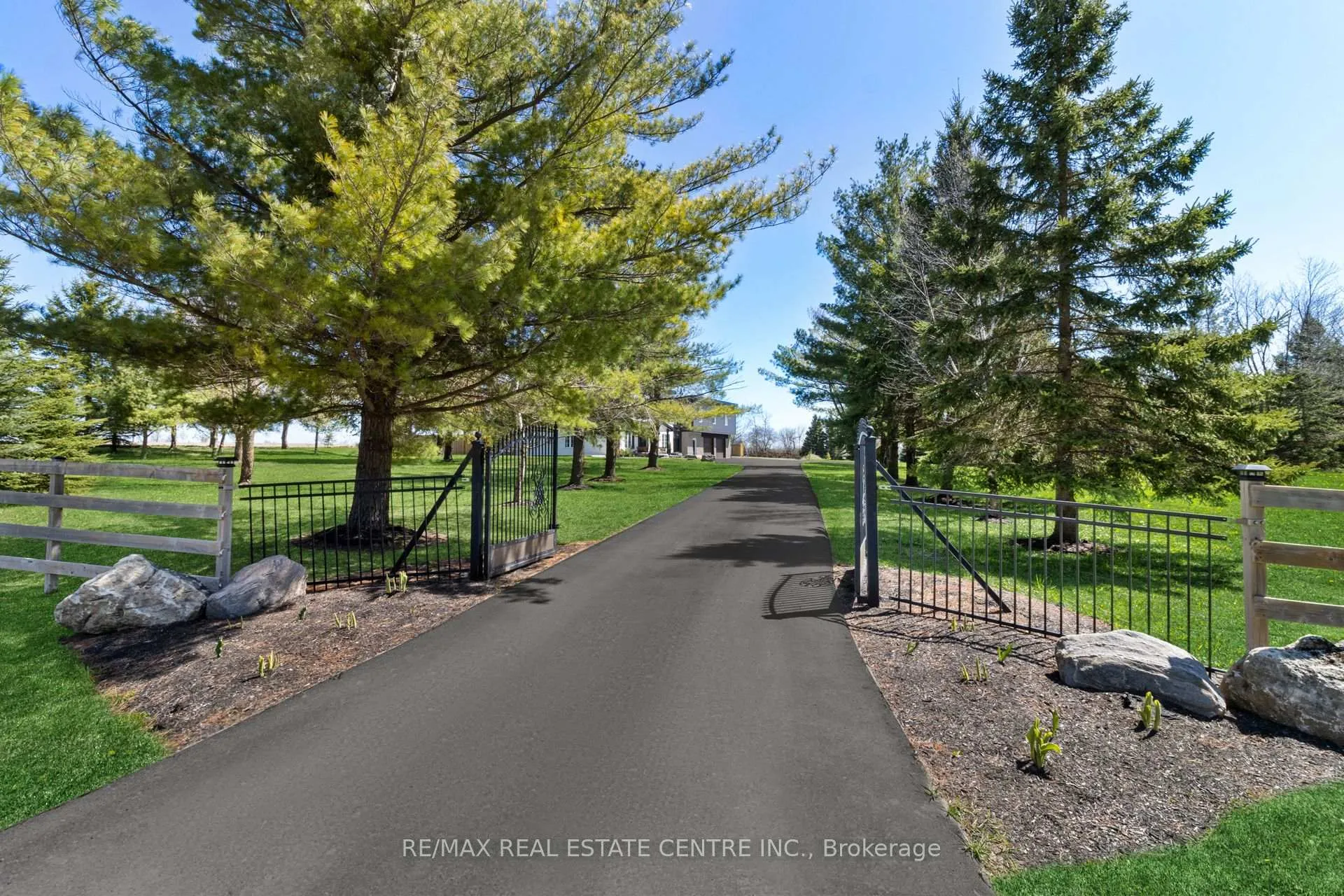 Photo 2 of 514369 2nd Line, Amaranth, Rural Amaranth — HOMEH