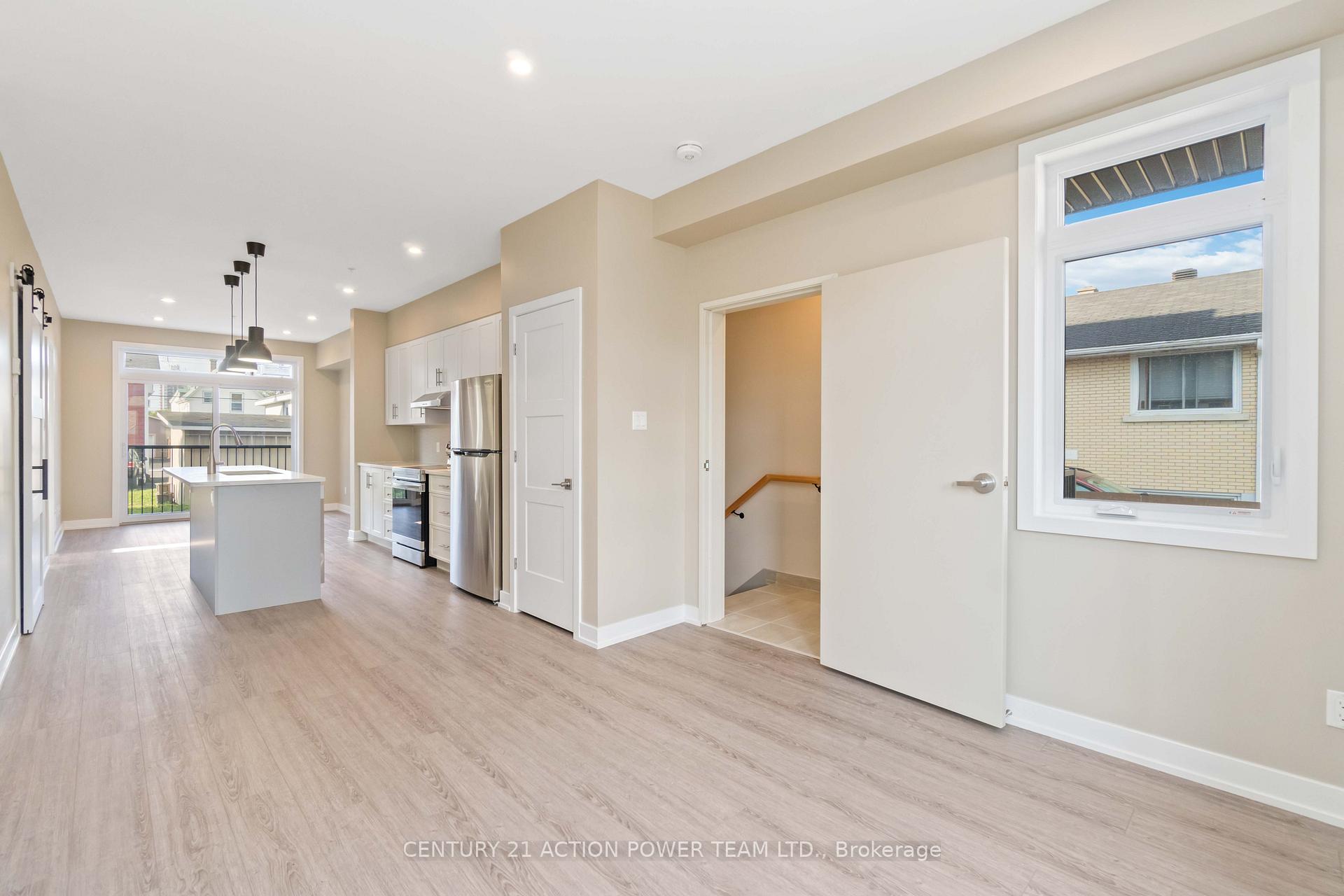 Photo 6 of Unit 3, 280 Levis Avenue, Ottawa, Vanier — HOMEH
