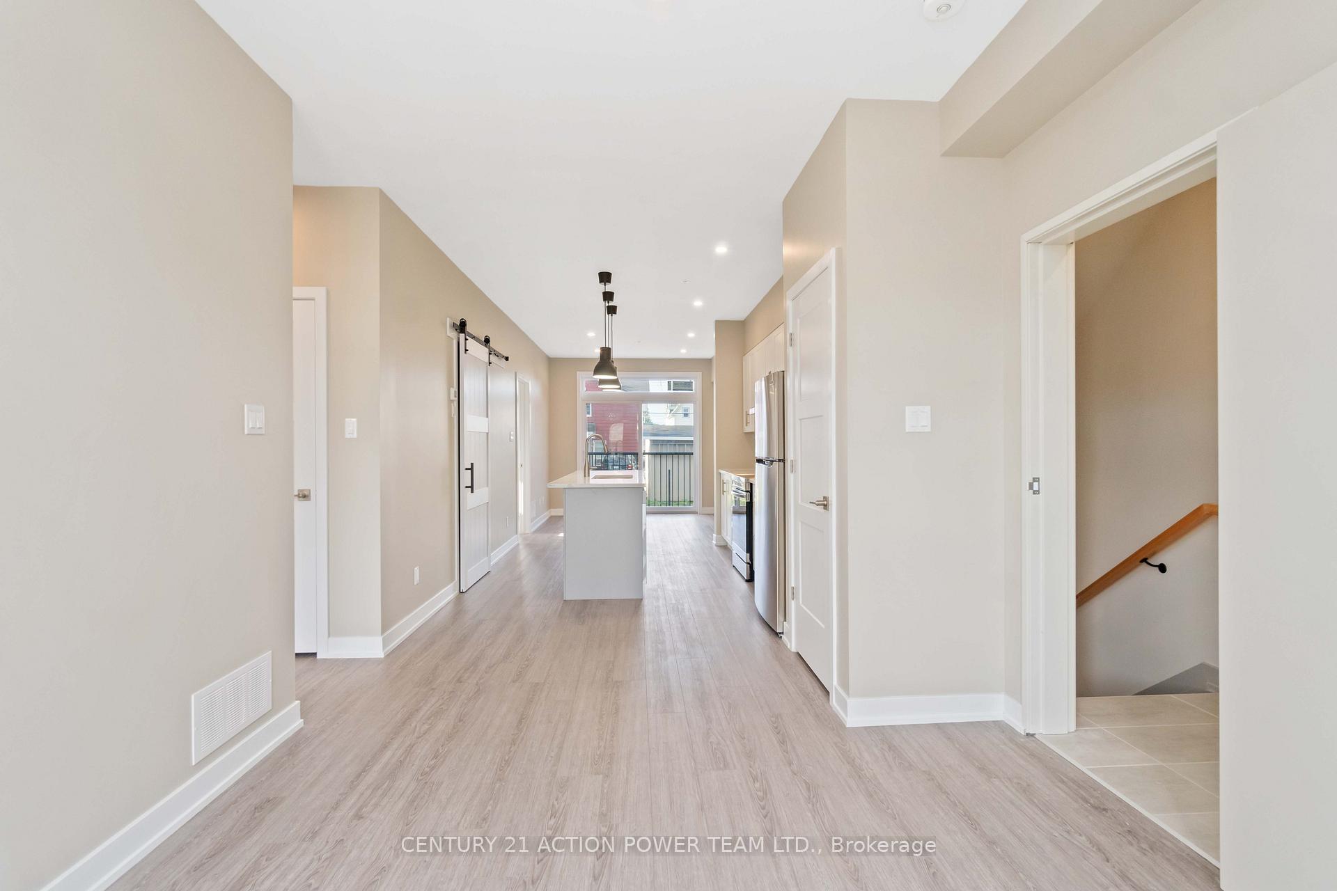 Photo 7 of Unit 3, 280 Levis Avenue, Ottawa, Vanier — HOMEH