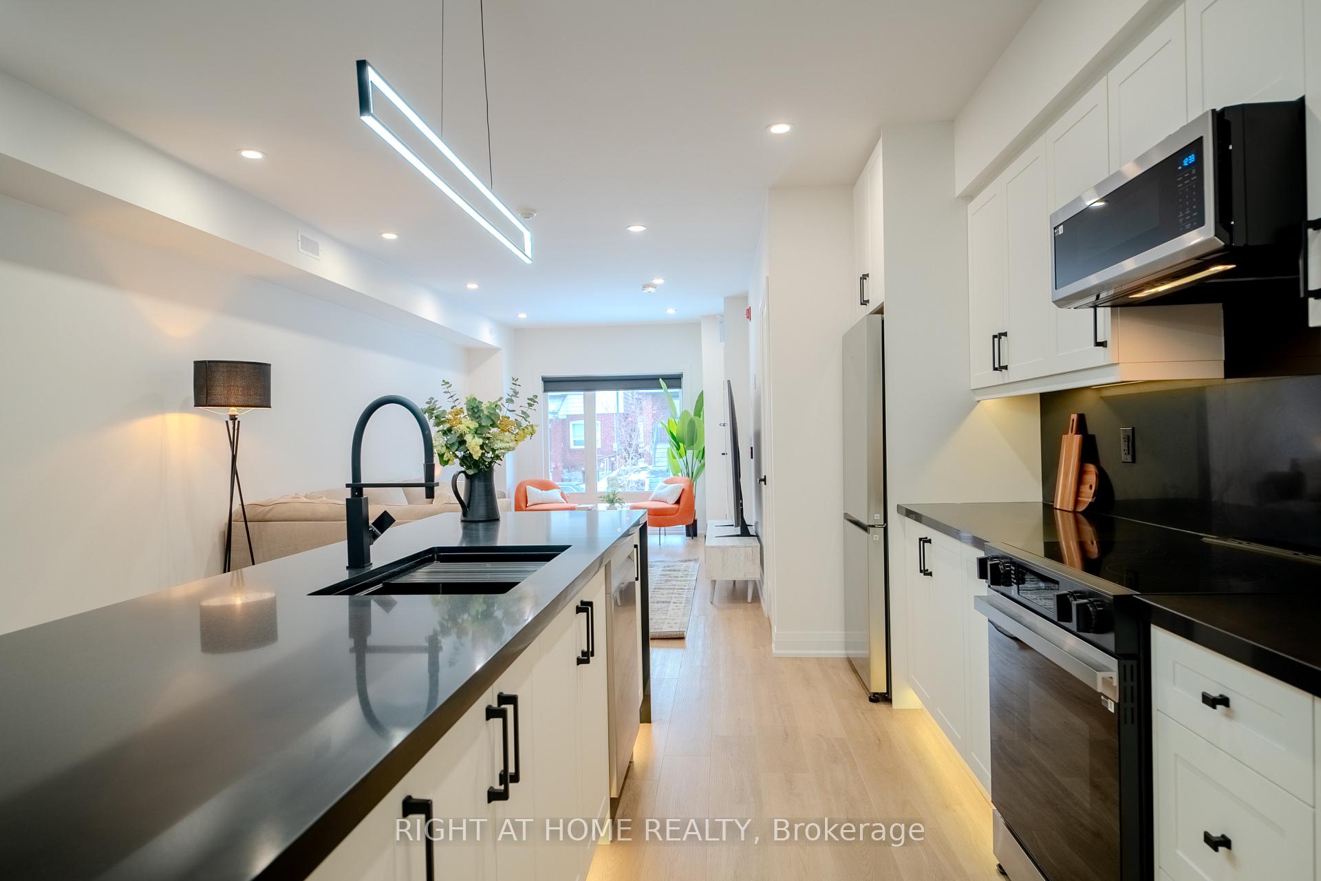 Front of Unit 2, 55 Innes Avenue