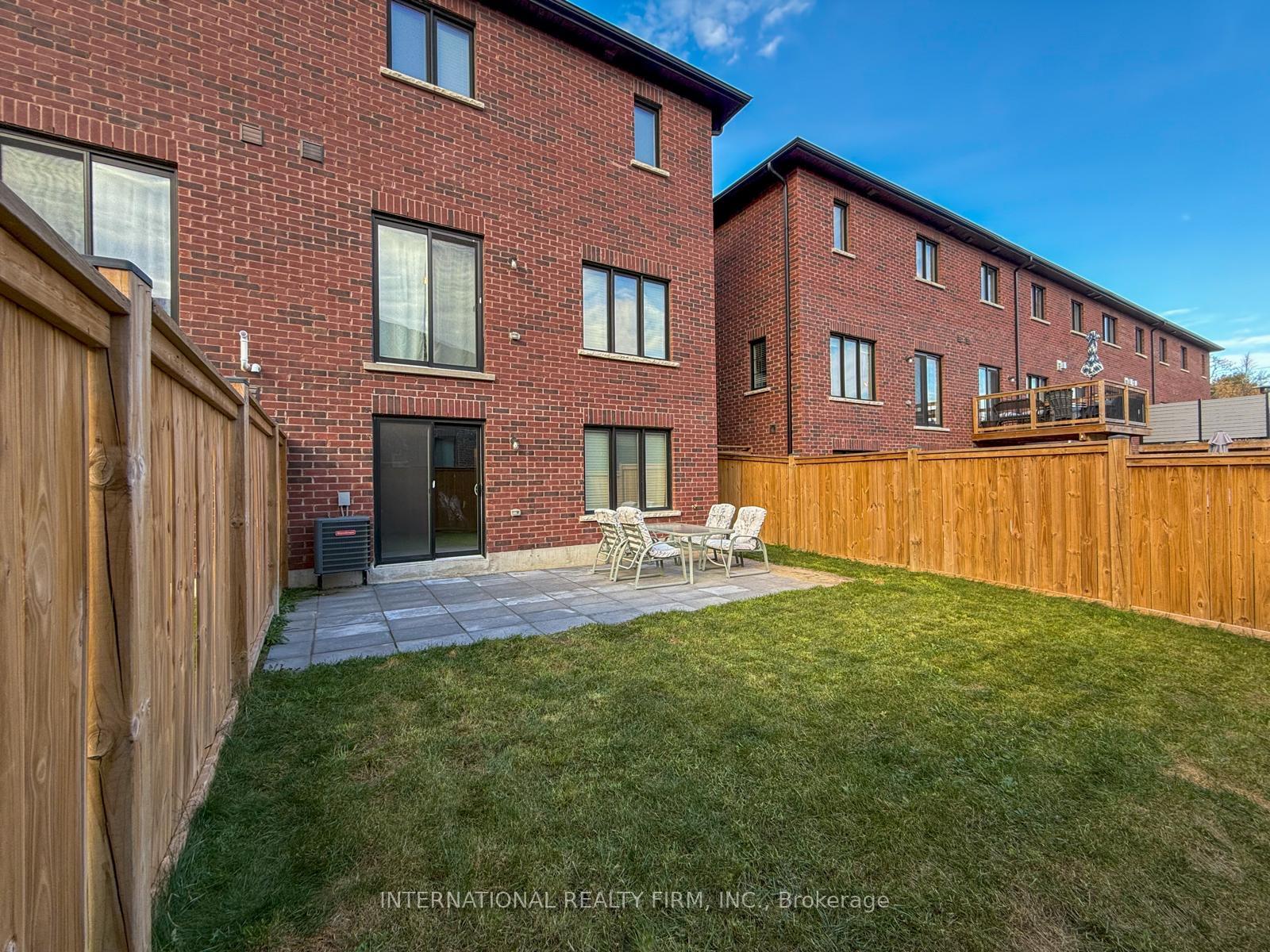 Photo 7 of 12 Gord Matthews Way, Uxbridge — HOMEH