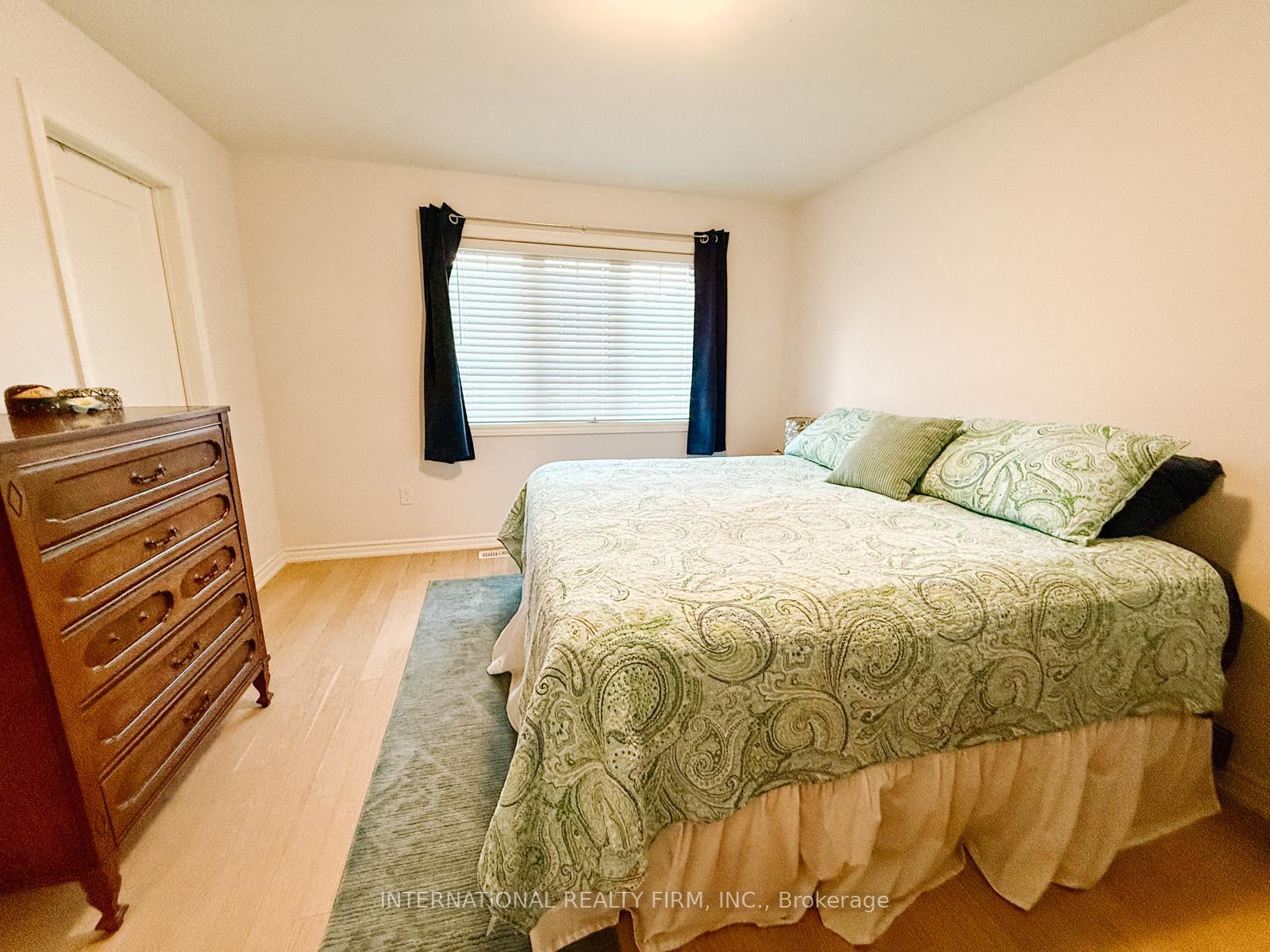 Photo 9 of 12 Gord Matthews Way, Uxbridge — HOMEH