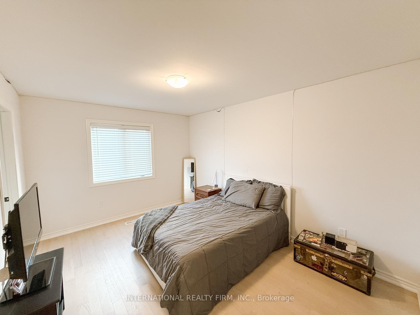 Photo 11 of 12 Gord Matthews Way, Uxbridge — HOMEH