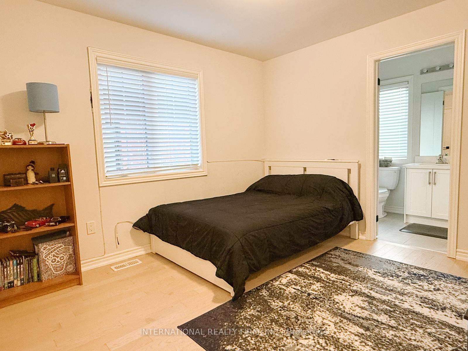 Photo 14 of 12 Gord Matthews Way, Uxbridge — HOMEH