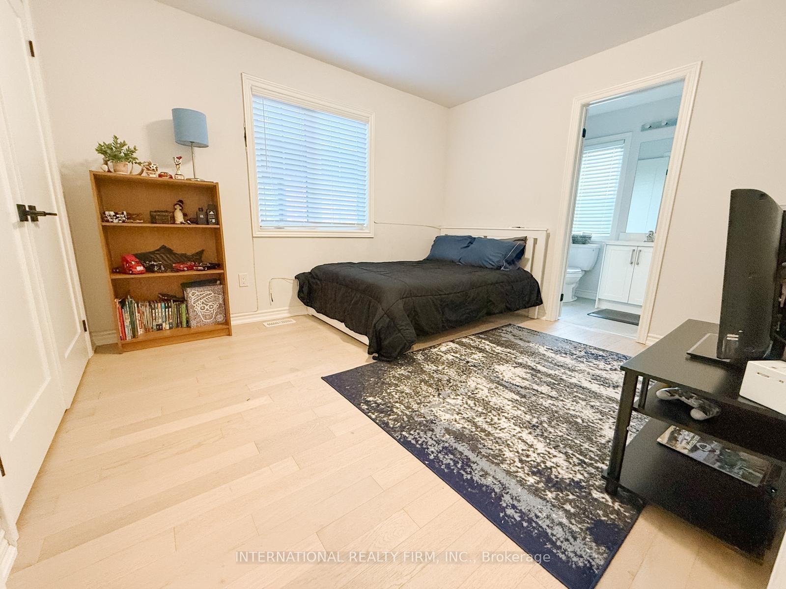 Photo 15 of 12 Gord Matthews Way, Uxbridge — HOMEH