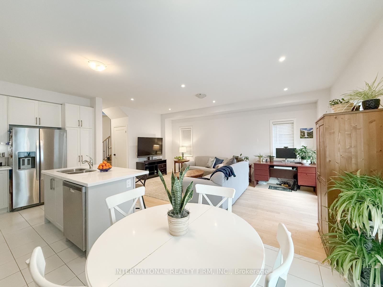 Photo 18 of 12 Gord Matthews Way, Uxbridge — HOMEH