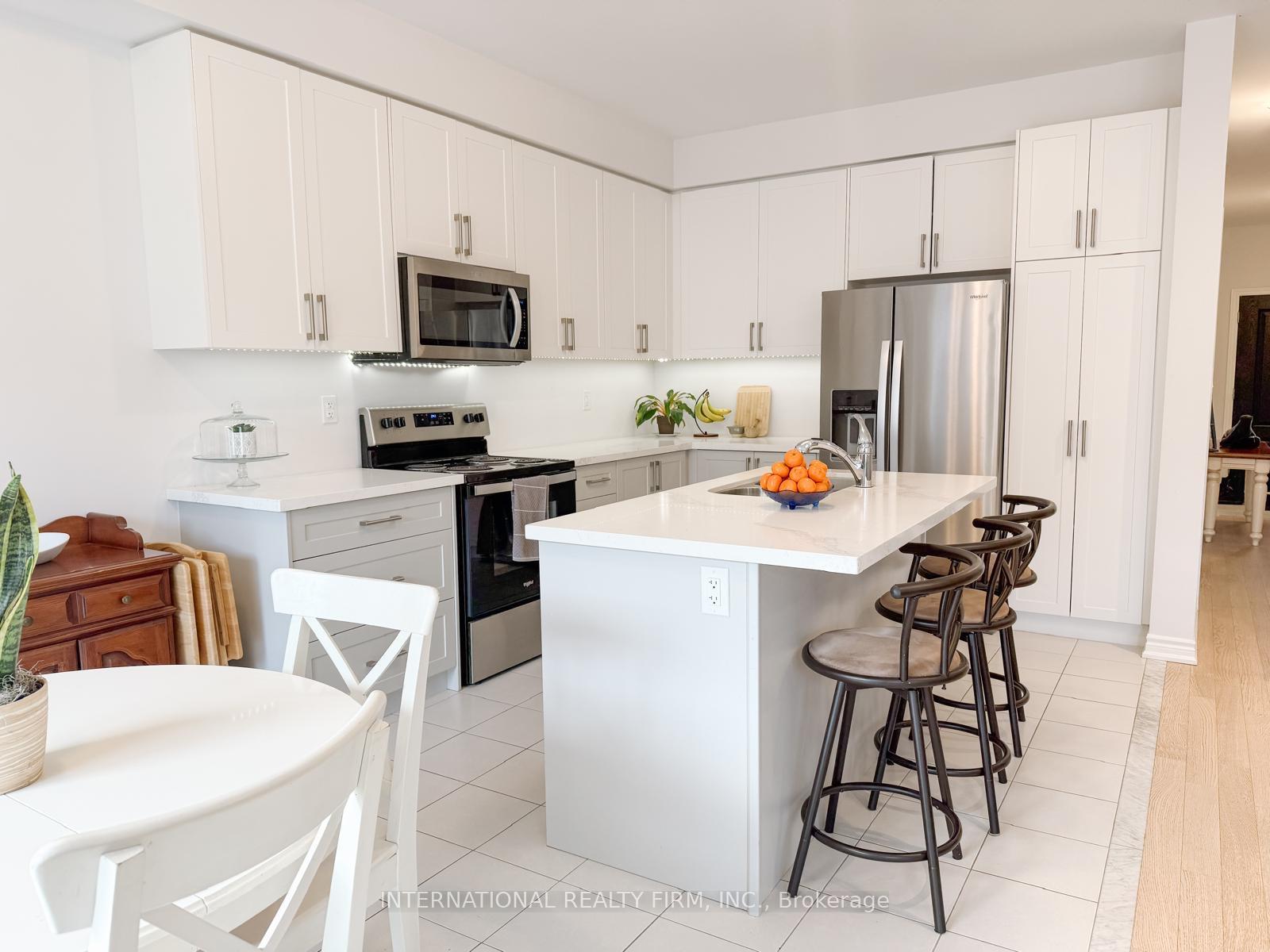 Photo 21 of 12 Gord Matthews Way, Uxbridge — HOMEH