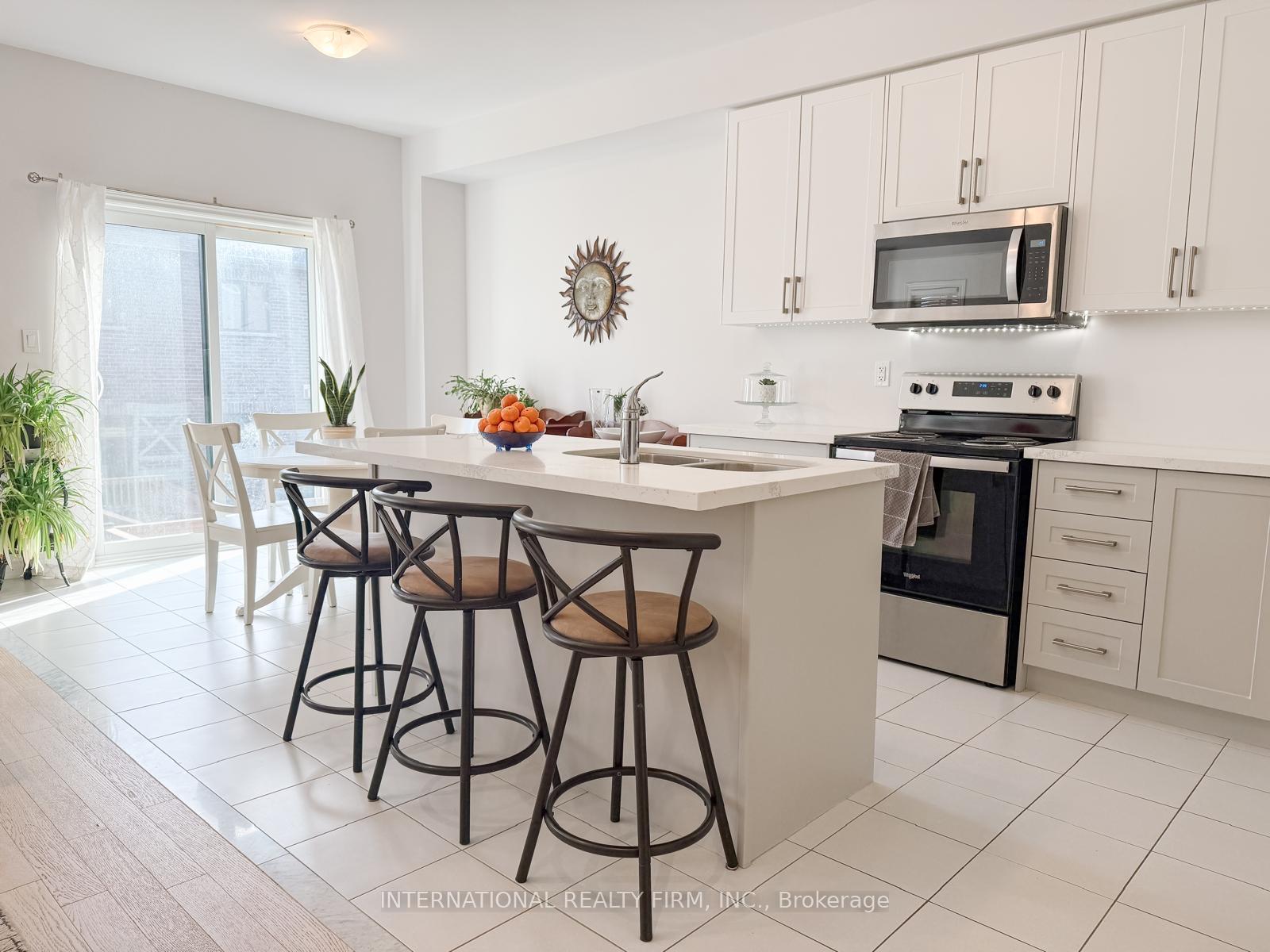 Photo 22 of 12 Gord Matthews Way, Uxbridge — HOMEH
