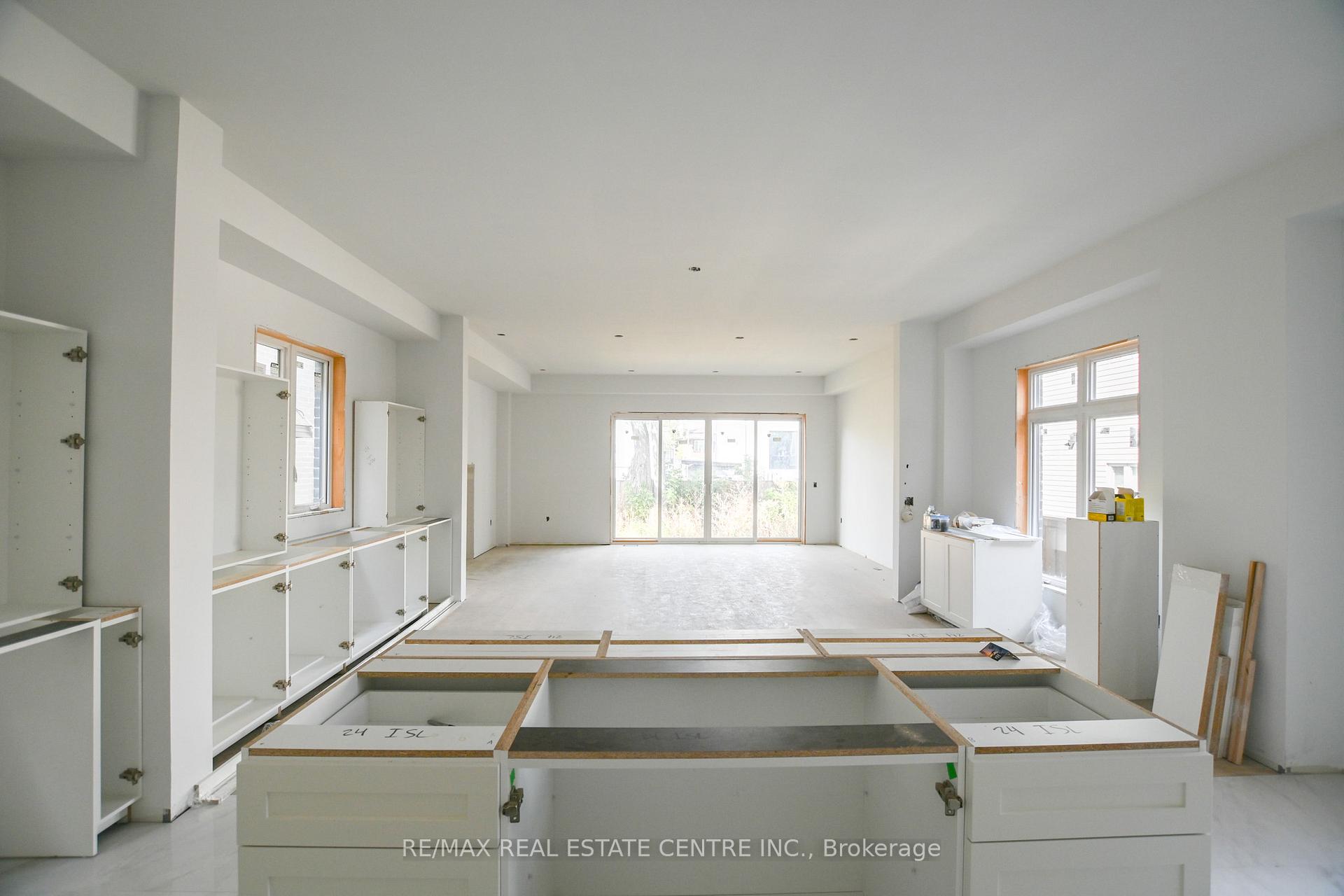 Photo 5 of 24 Rainbow Drive, Vaughan, West Woodbridge — HOMEH