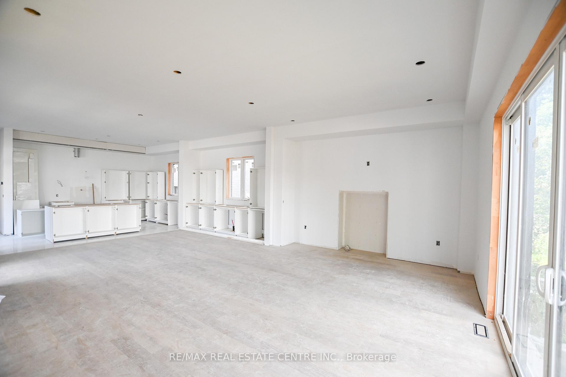 Photo 6 of 24 Rainbow Drive, Vaughan, West Woodbridge — HOMEH