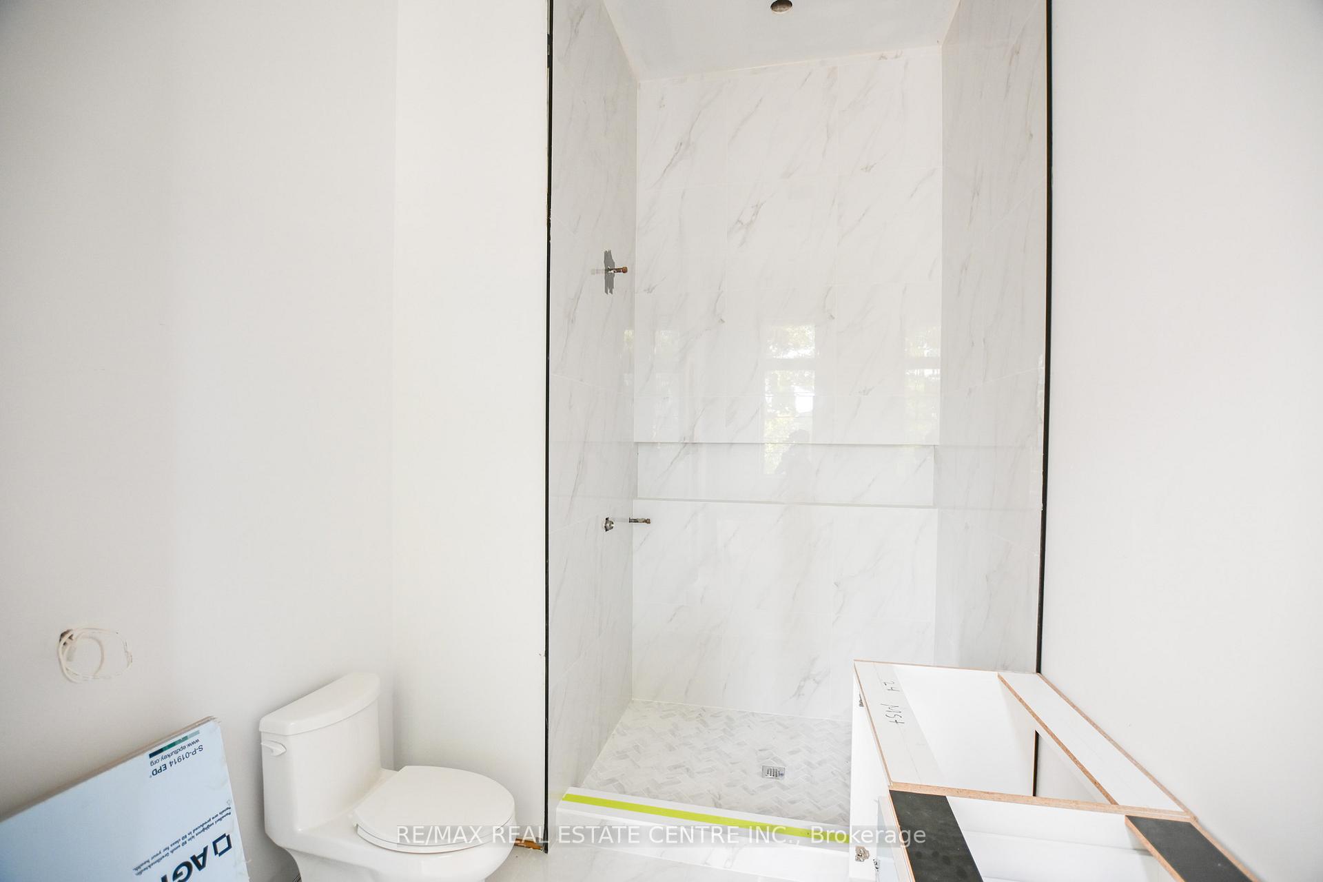 Photo 16 of 24 Rainbow Drive, Vaughan, West Woodbridge — HOMEH