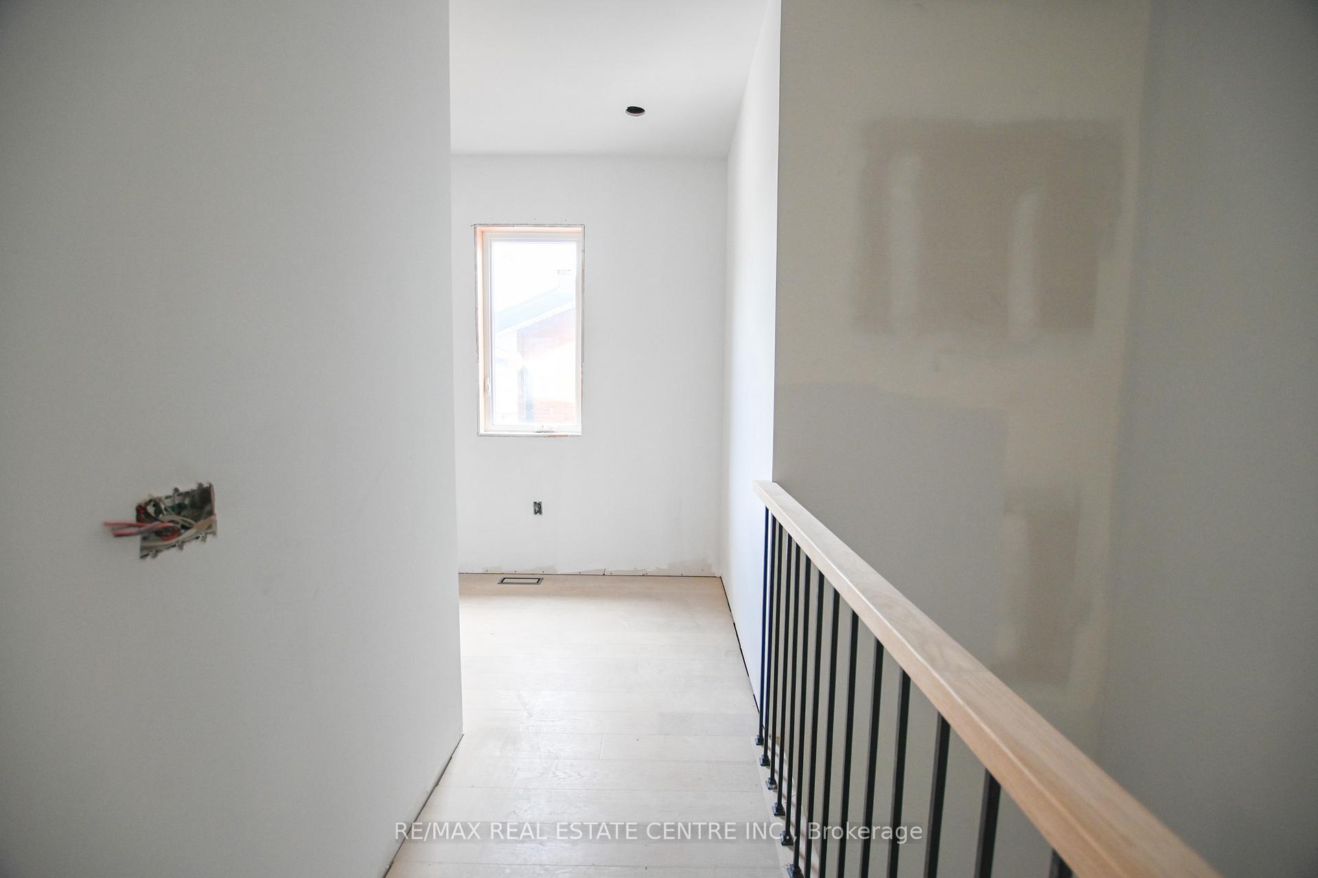 Photo 19 of 24 Rainbow Drive, Vaughan, West Woodbridge — HOMEH