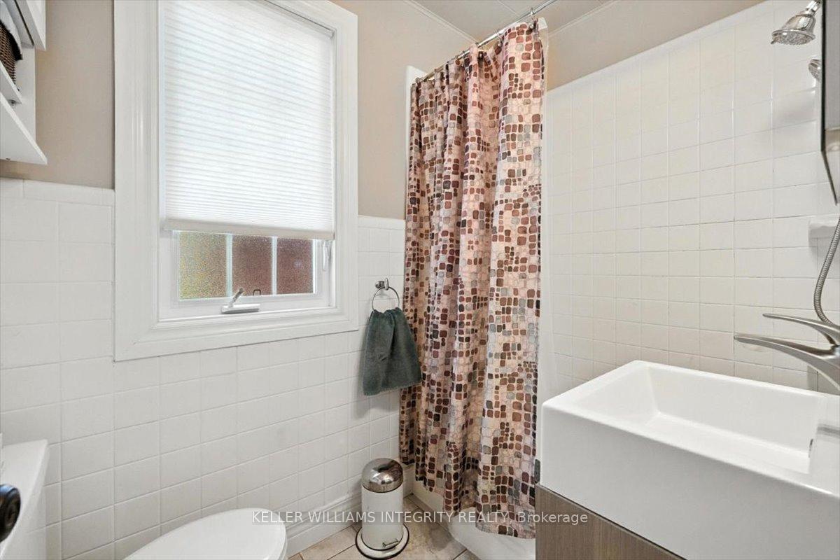 Photo 17 of 323 Richard Circle, Ottawa, Vanier — HOMEH
