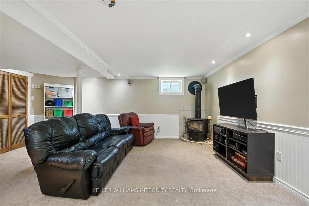 Photo 24 of 323 Richard Circle, Ottawa, Vanier — HOMEH