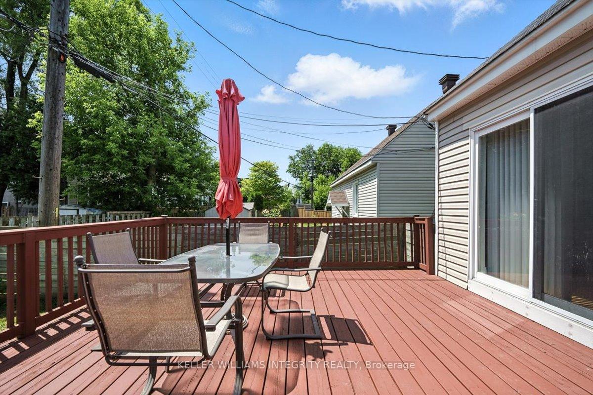 Photo 29 of 323 Richard Circle, Ottawa, Vanier — HOMEH