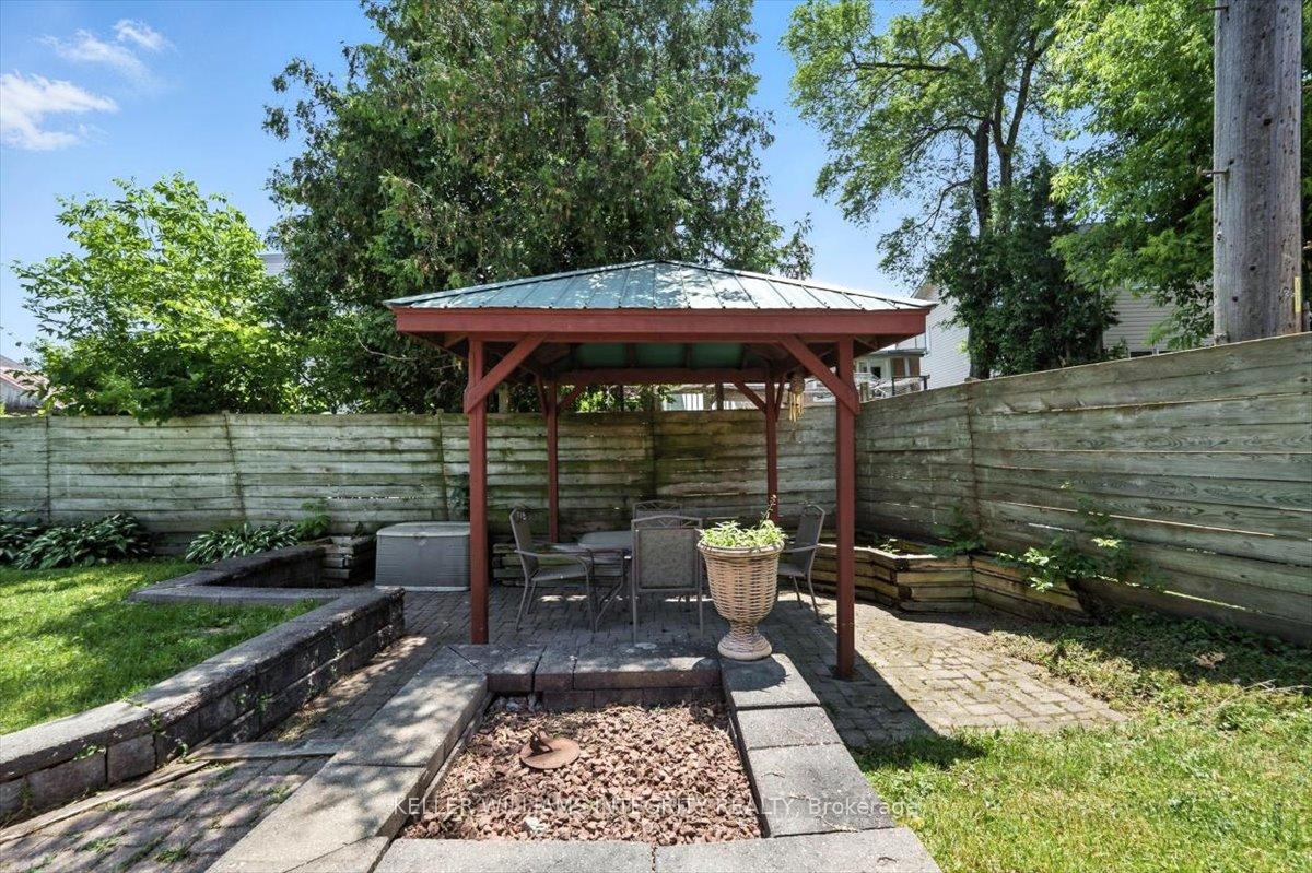 Photo 32 of 323 Richard Circle, Ottawa, Vanier — HOMEH