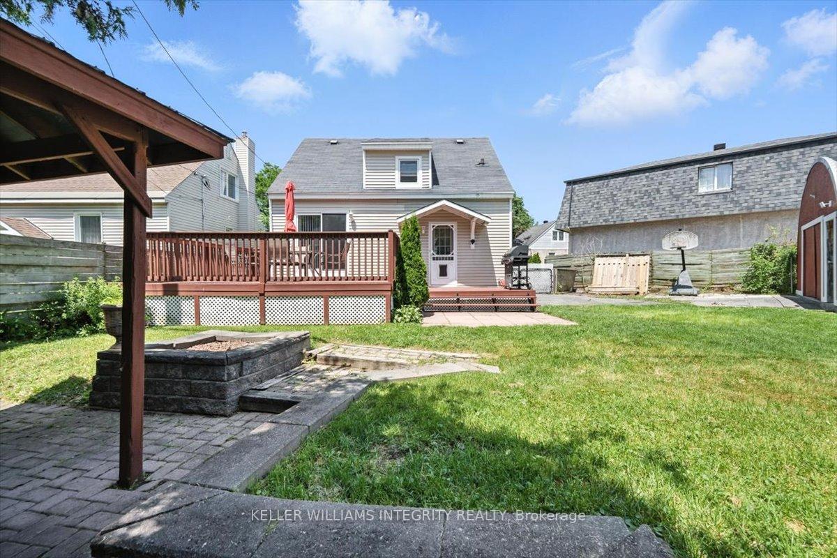 Photo 33 of 323 Richard Circle, Ottawa, Vanier — HOMEH