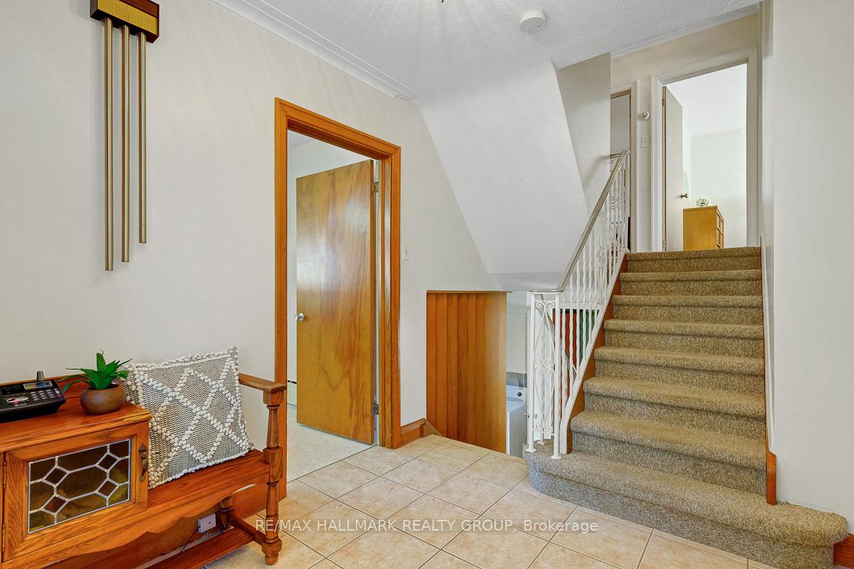 Photo 5 of 723 Luc Street, Ottawa, Vanier — HOMEH