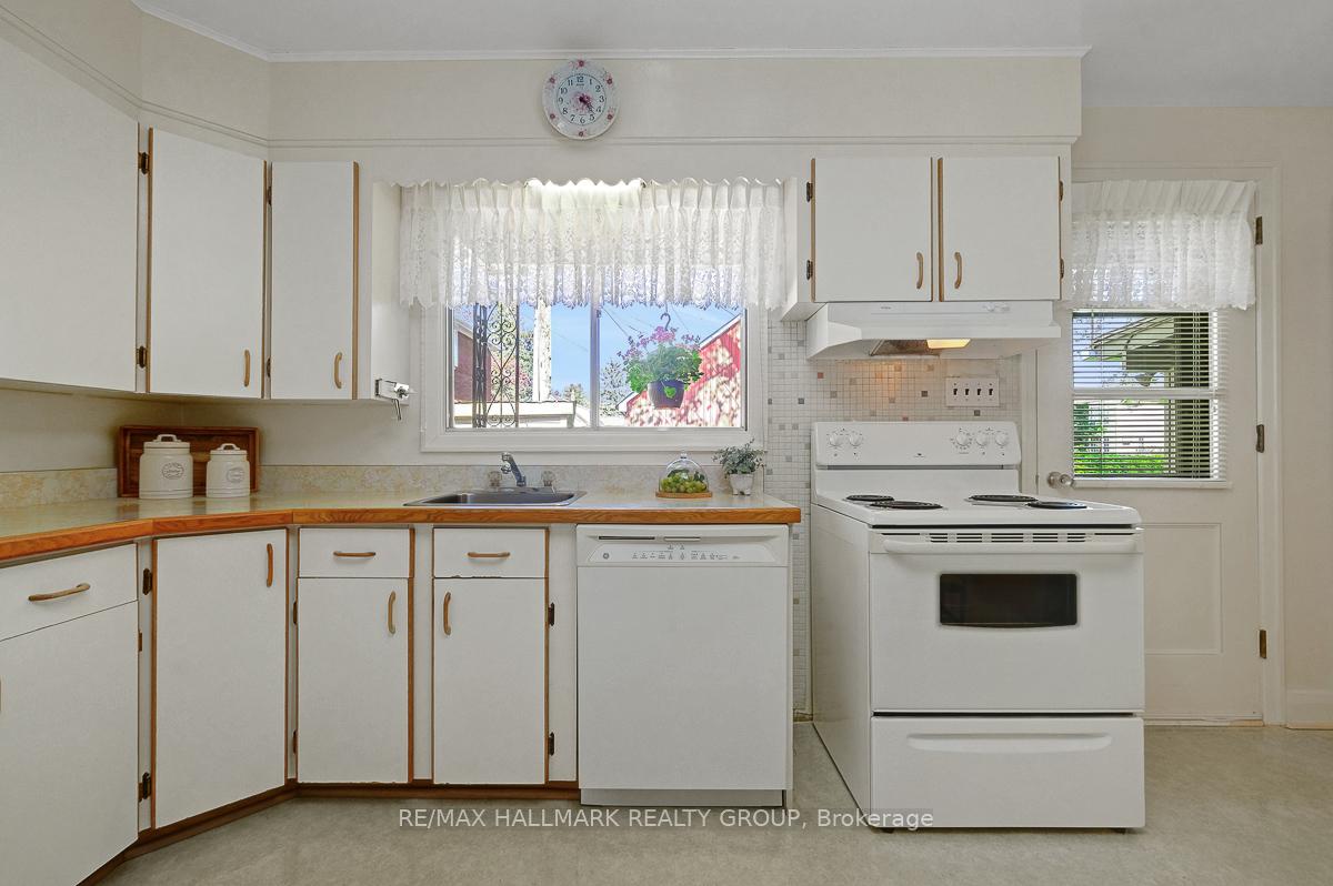 Photo 18 of 723 Luc Street, Ottawa, Vanier — HOMEH