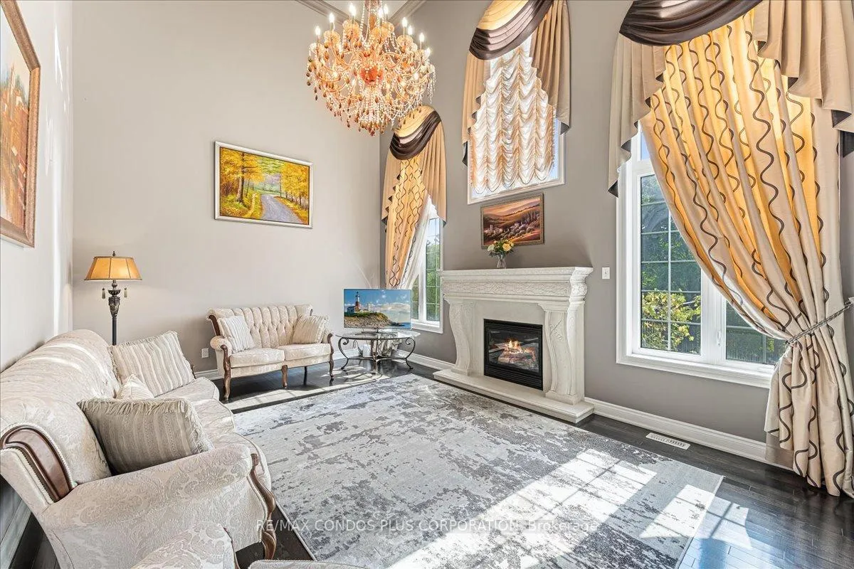 Photo 7 of 131 Lady Nadia Drive, Vaughan, Patterson — HOMEH