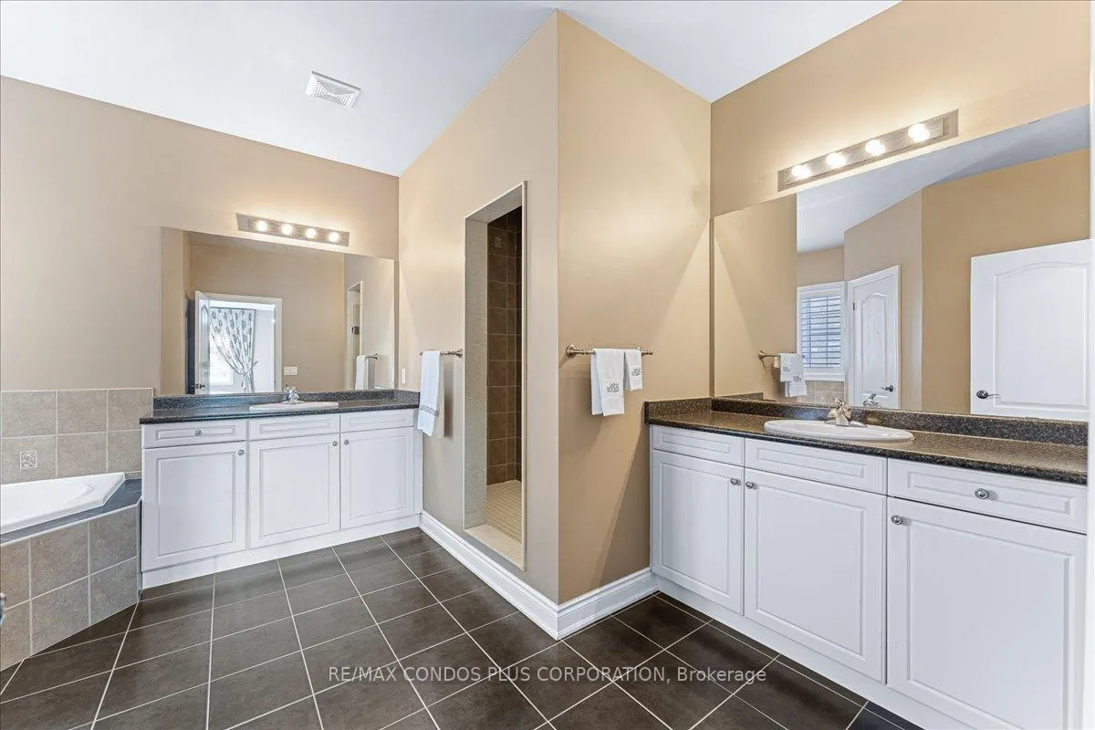 Photo 22 of 131 Lady Nadia Drive, Vaughan, Patterson — HOMEH