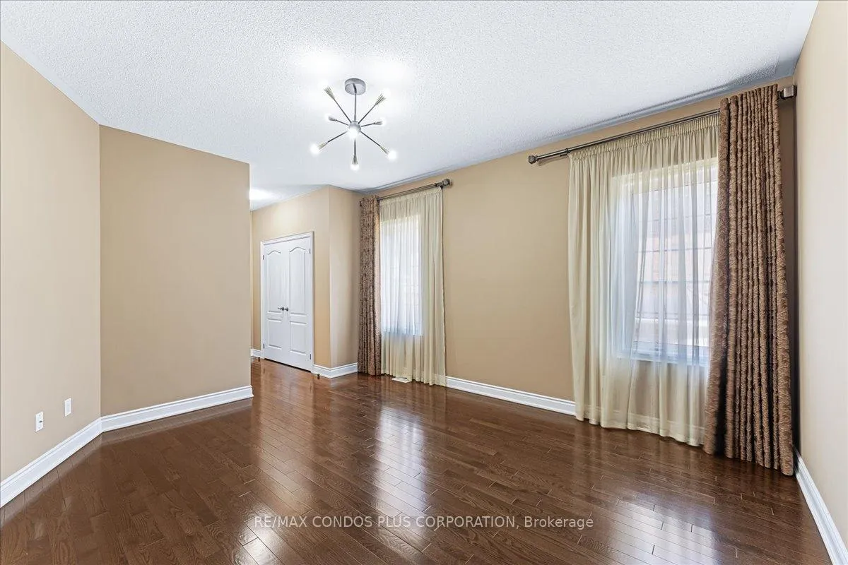 Photo 25 of 131 Lady Nadia Drive, Vaughan, Patterson — HOMEH