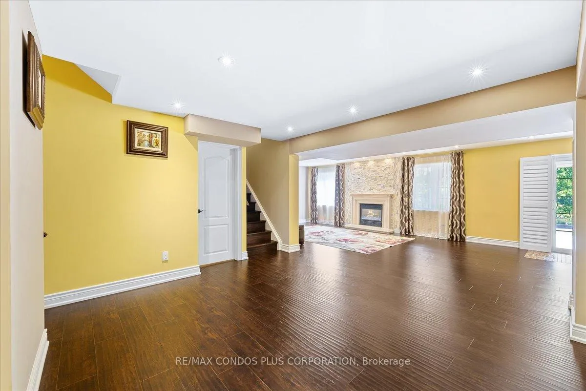 Photo 32 of 131 Lady Nadia Drive, Vaughan, Patterson — HOMEH