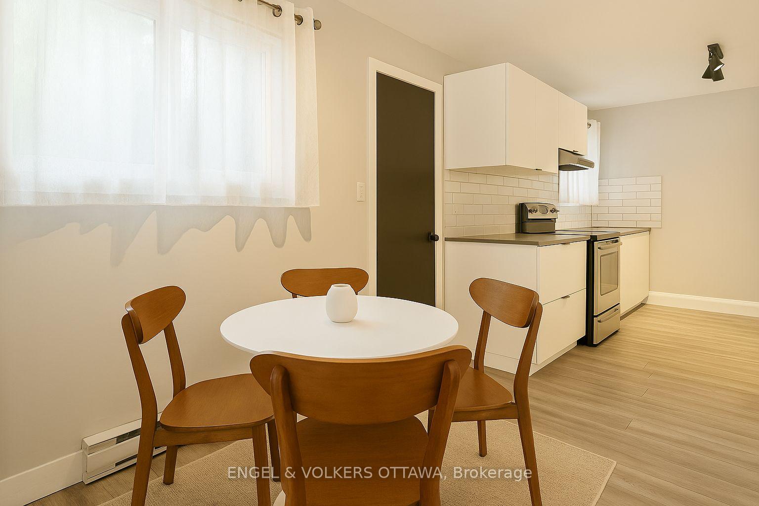 Photo 4 of Unit A, 270 Michel Circle, Ottawa, Vanier — HOMEH