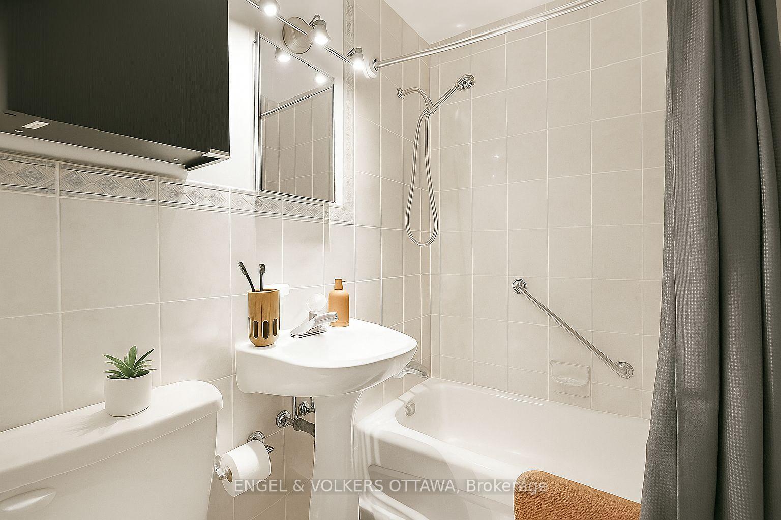 Photo 8 of Unit A, 270 Michel Circle, Ottawa, Vanier — HOMEH