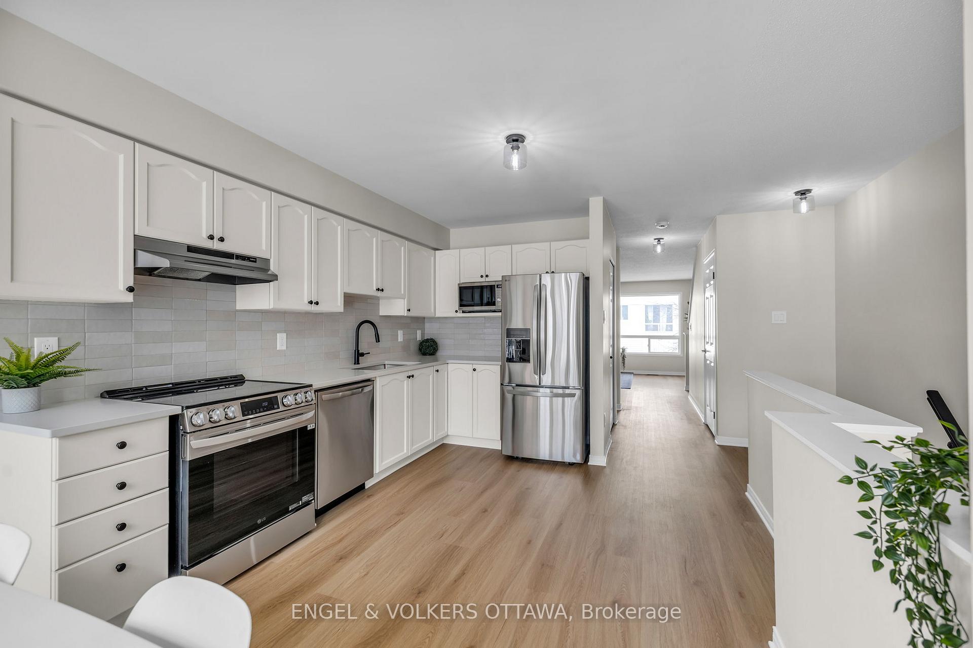 Photo 4 of 470 Seyton Drive, Ottawa, Westcliffe Estates — HOMEH