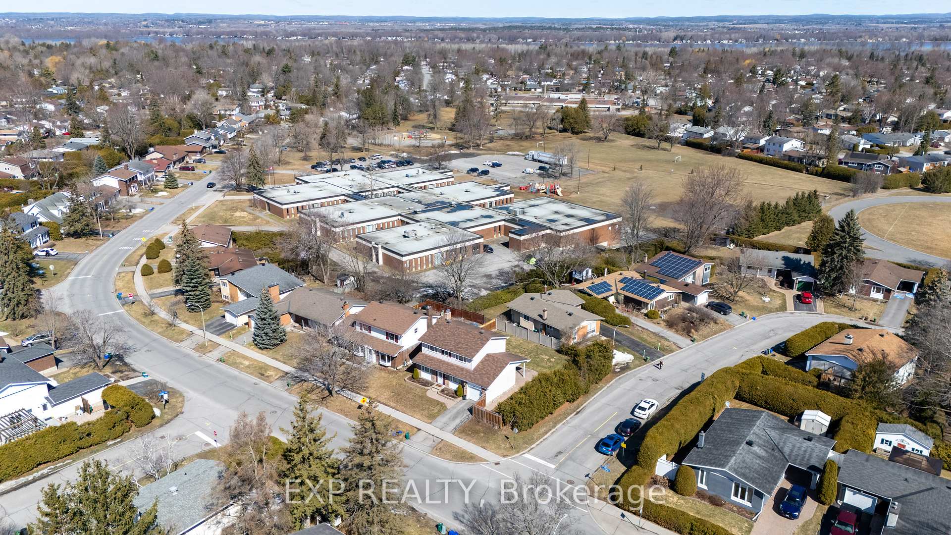 Photo 38 of 653 La Vérendrye Drive, Ottawa, Beacon Hill North — HOMEH