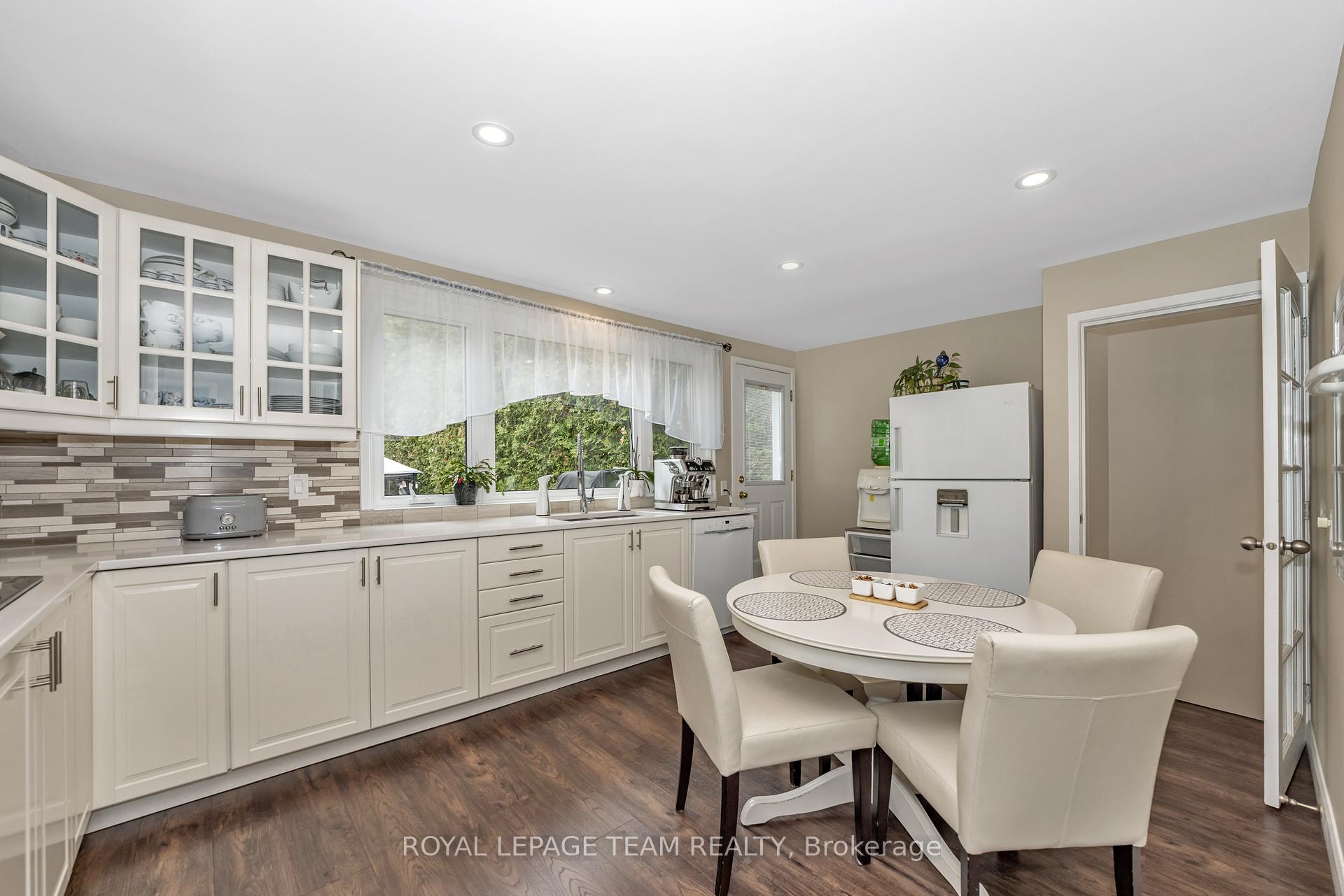 Photo 14 of 423 Blake Boulevard, Ottawa, Vanier — HOMEH