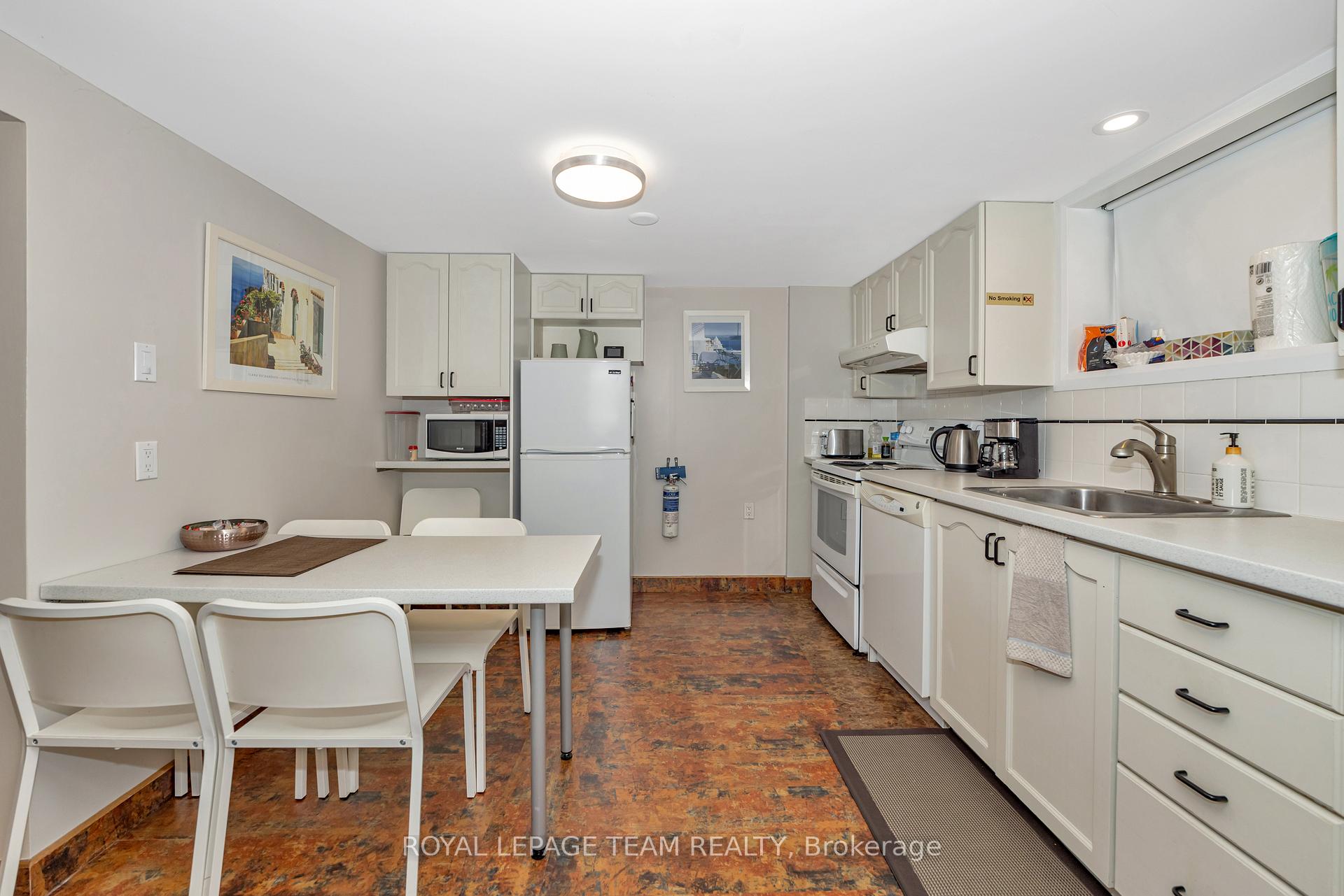 Photo 26 of 423 Blake Boulevard, Ottawa, Vanier — HOMEH