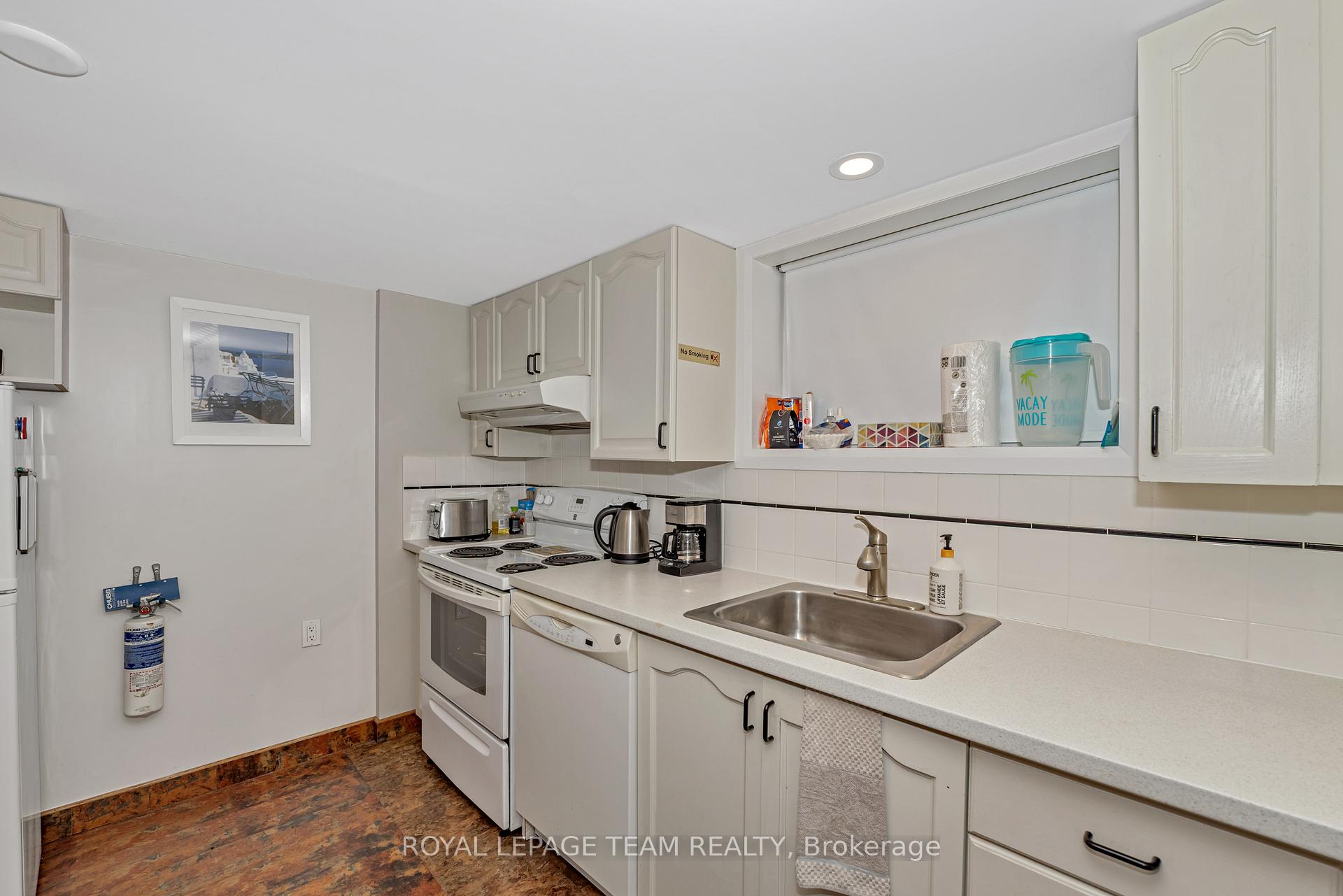 Photo 27 of 423 Blake Boulevard, Ottawa, Vanier — HOMEH