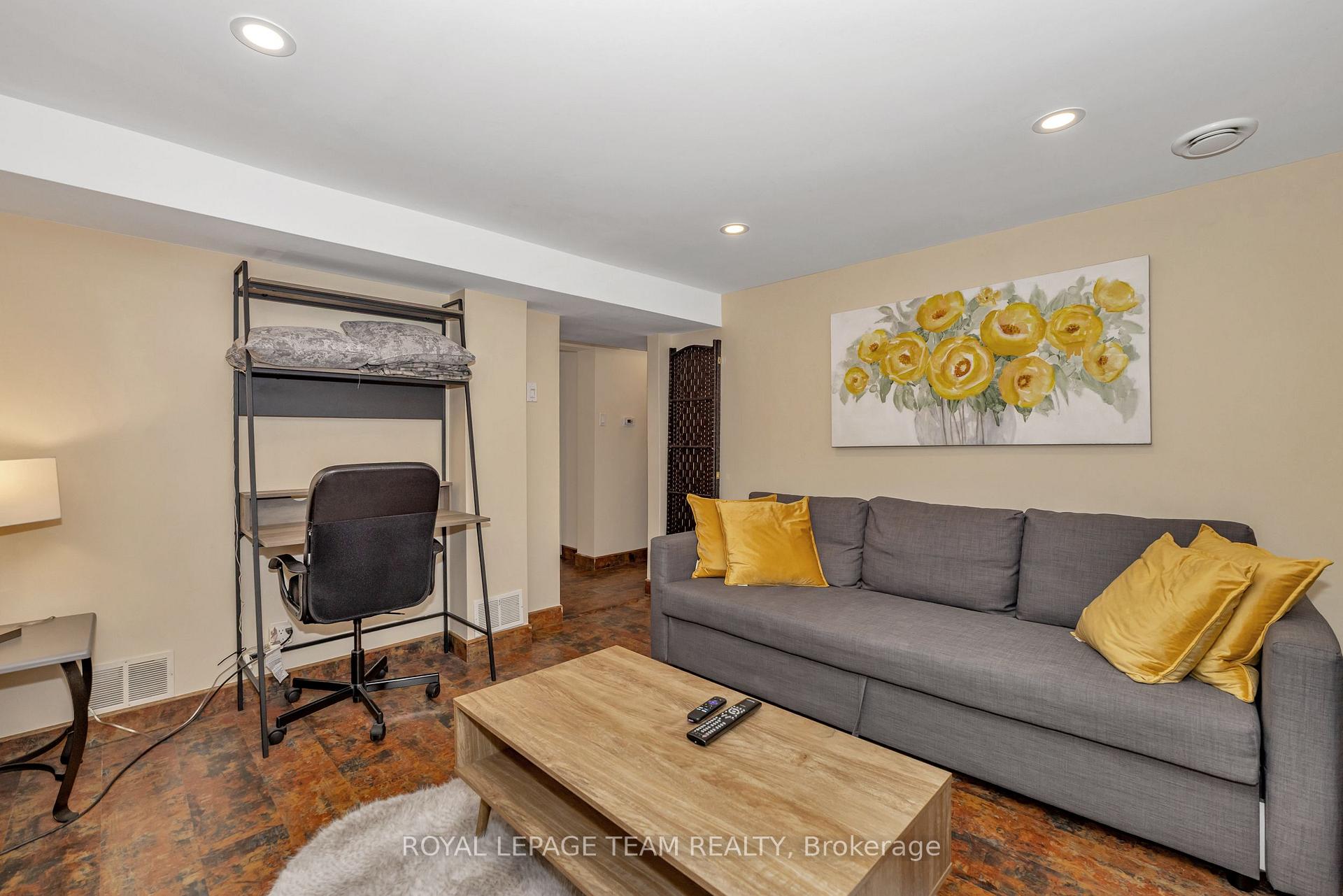 Photo 30 of 423 Blake Boulevard, Ottawa, Vanier — HOMEH