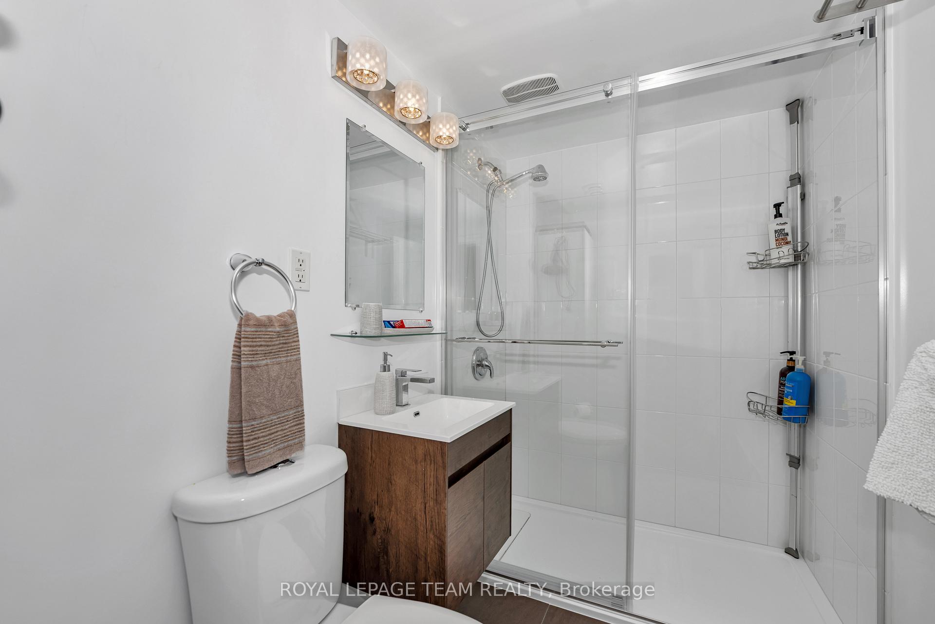 Photo 31 of 423 Blake Boulevard, Ottawa, Vanier — HOMEH