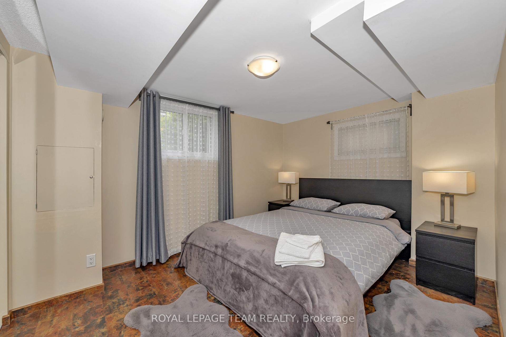 Photo 32 of 423 Blake Boulevard, Ottawa, Vanier — HOMEH