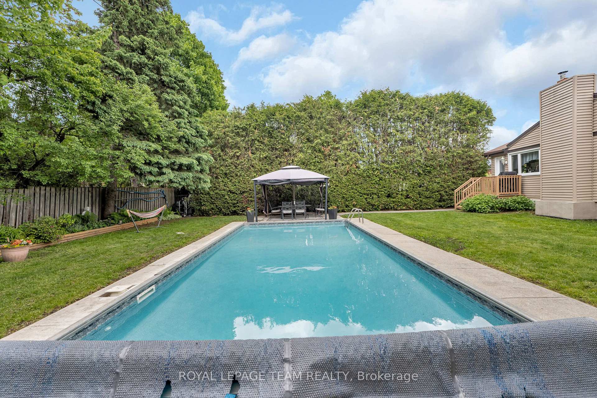 Photo 35 of 423 Blake Boulevard, Ottawa, Vanier — HOMEH
