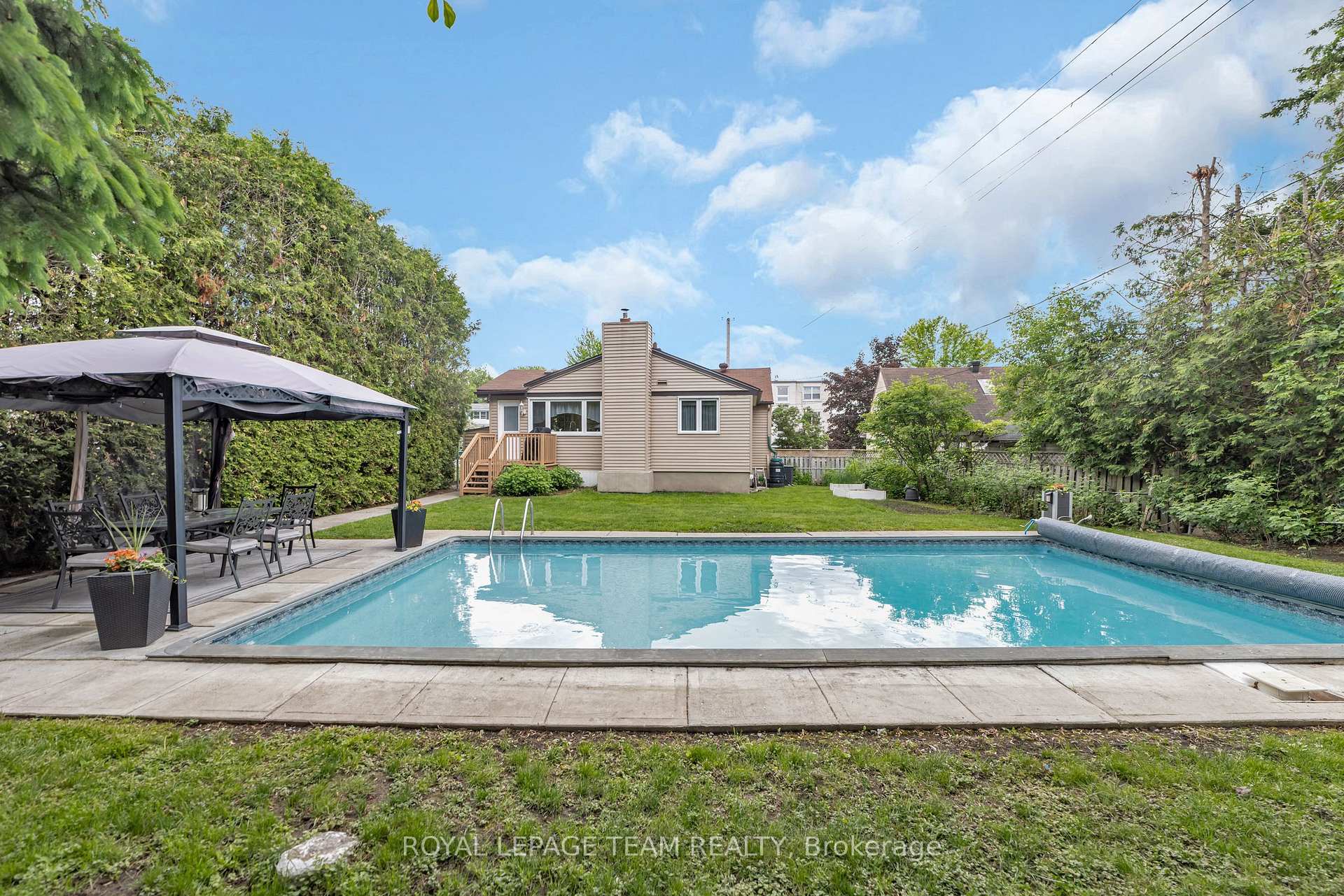 Photo 37 of 423 Blake Boulevard, Ottawa, Vanier — HOMEH