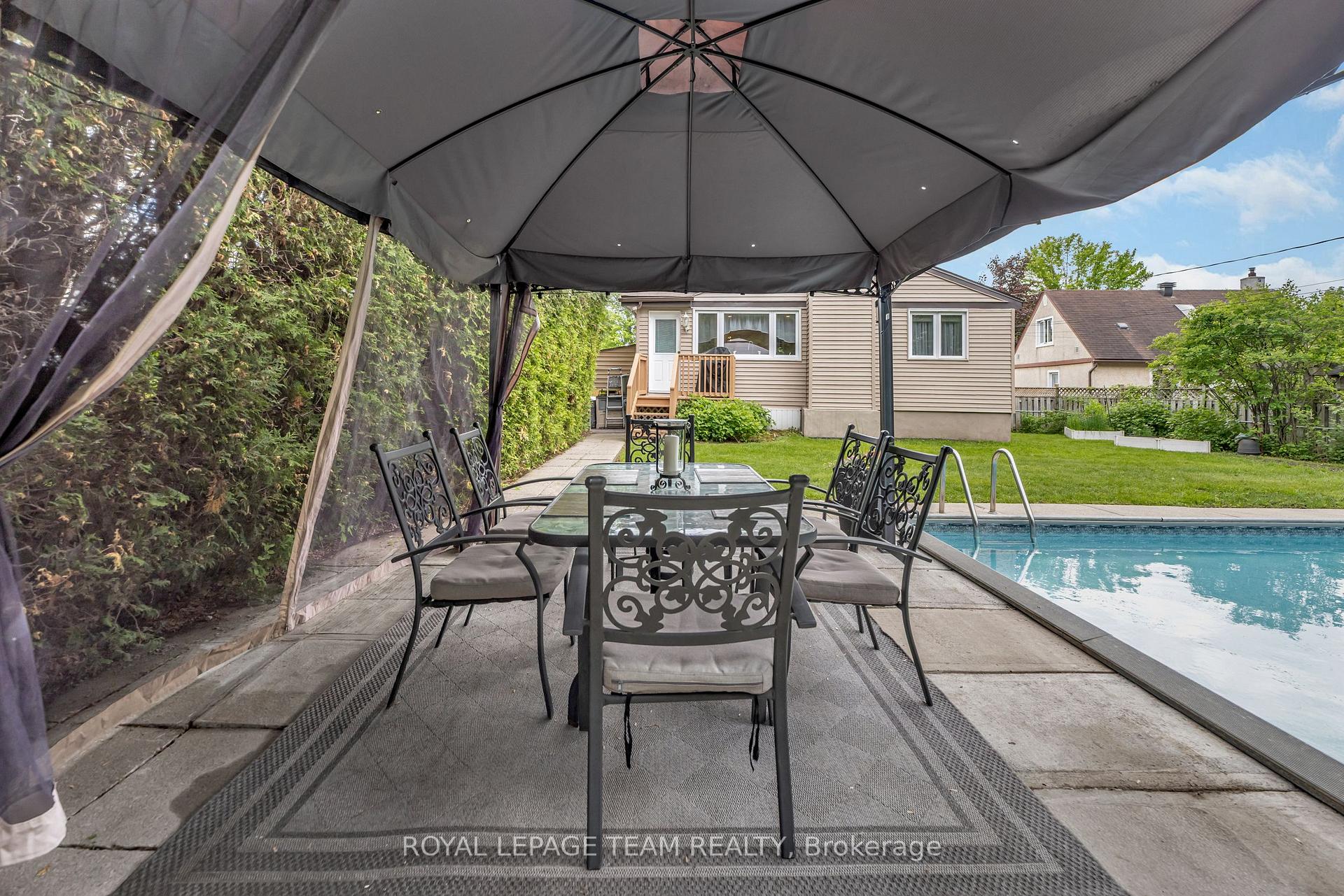 Photo 38 of 423 Blake Boulevard, Ottawa, Vanier — HOMEH