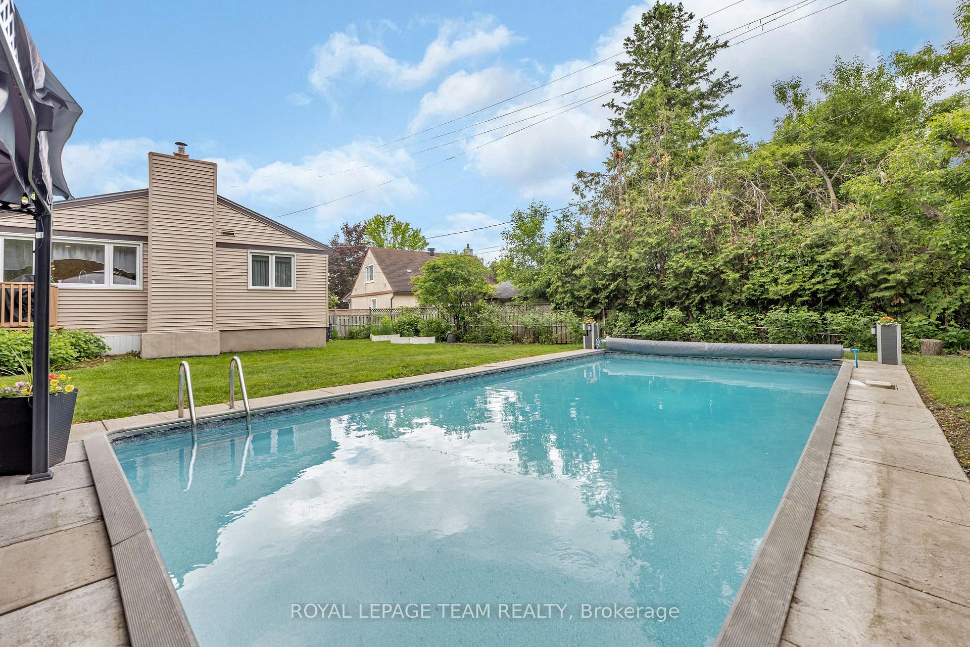 Photo 39 of 423 Blake Boulevard, Ottawa, Vanier — HOMEH
