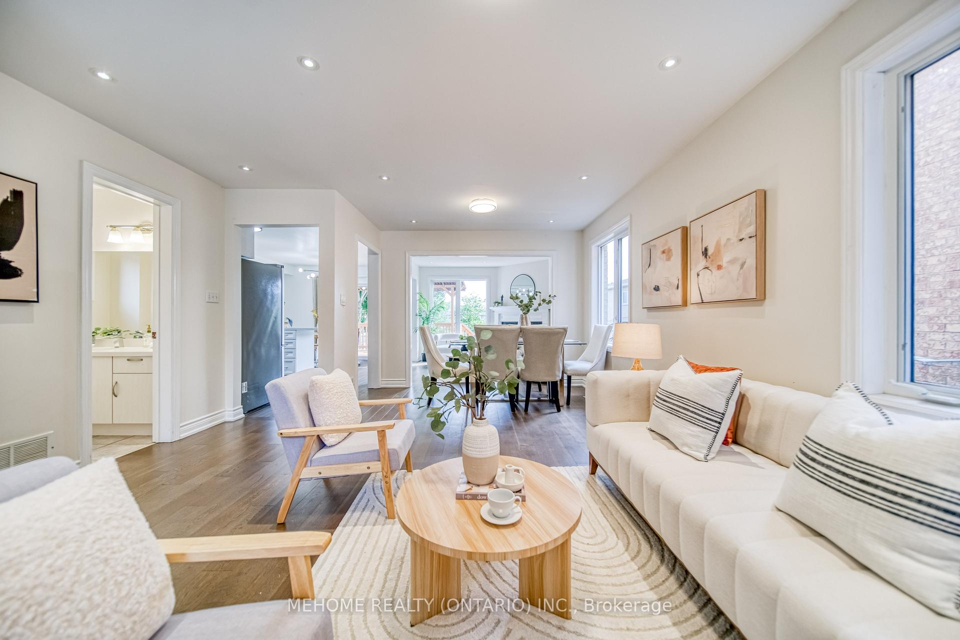 Photo 6 of 55 D'amato Crescent, Vaughan, Maple — HOMEH
