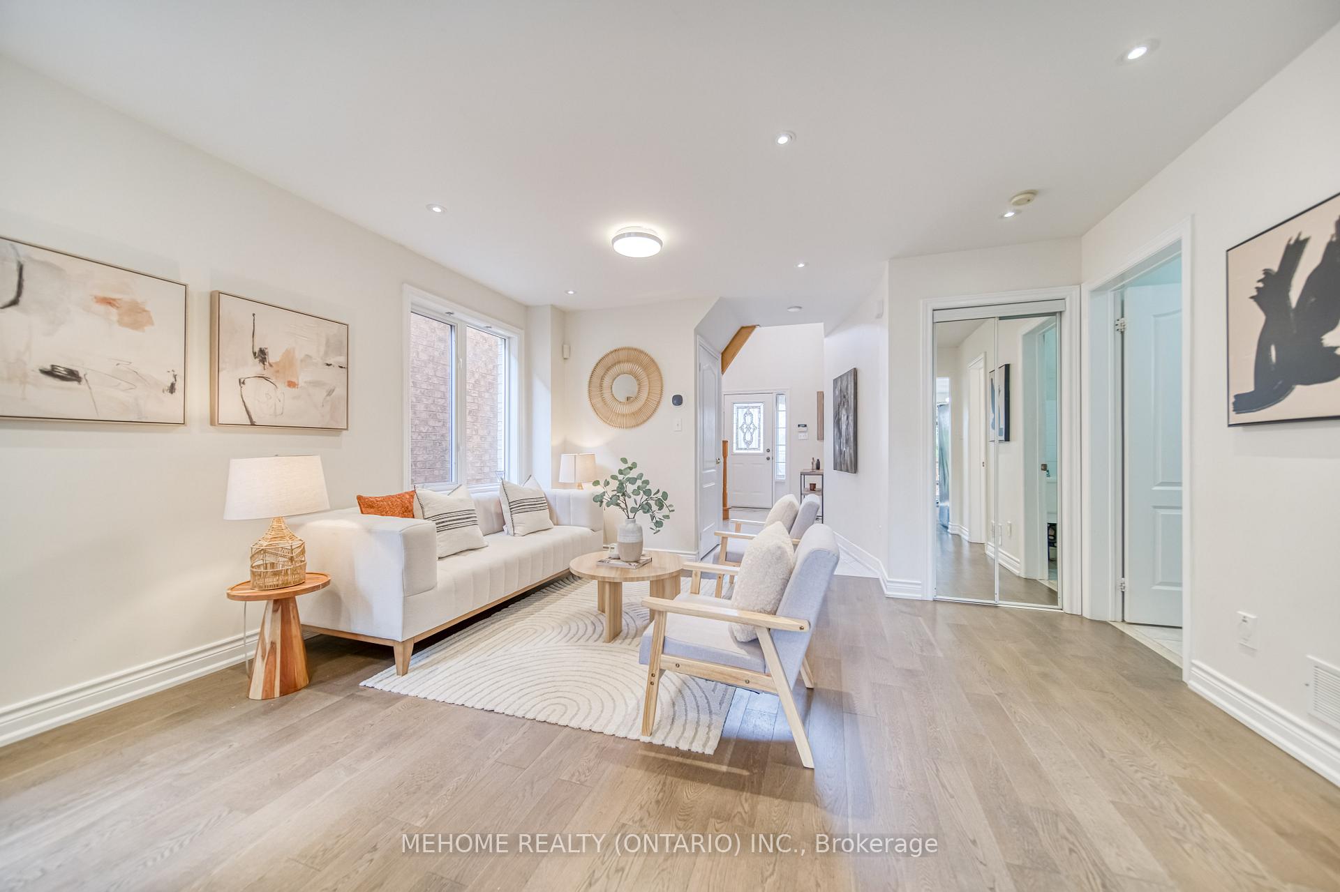 Photo 7 of 55 D'amato Crescent, Vaughan, Maple — HOMEH