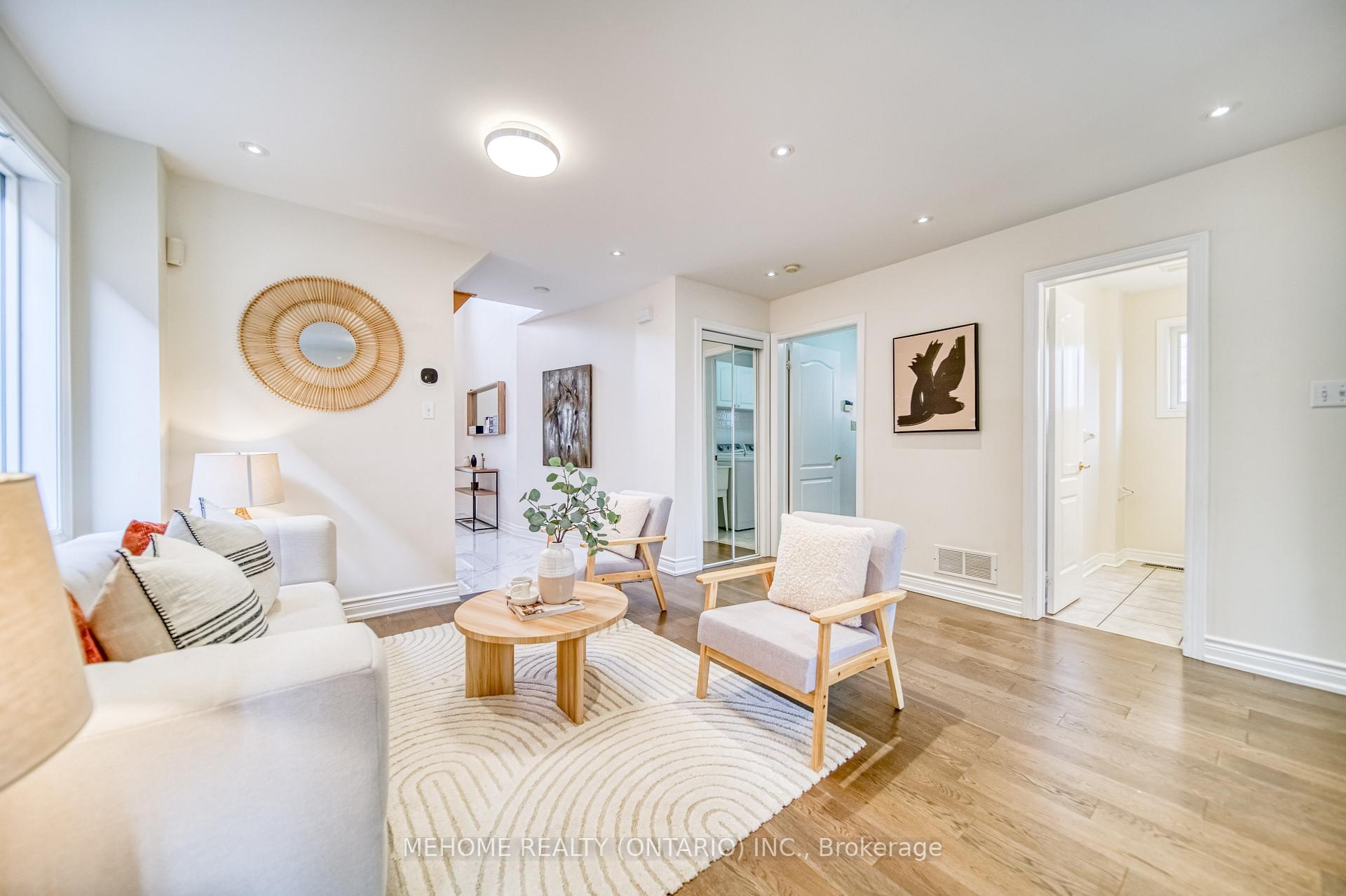 Photo 8 of 55 D'amato Crescent, Vaughan, Maple — HOMEH