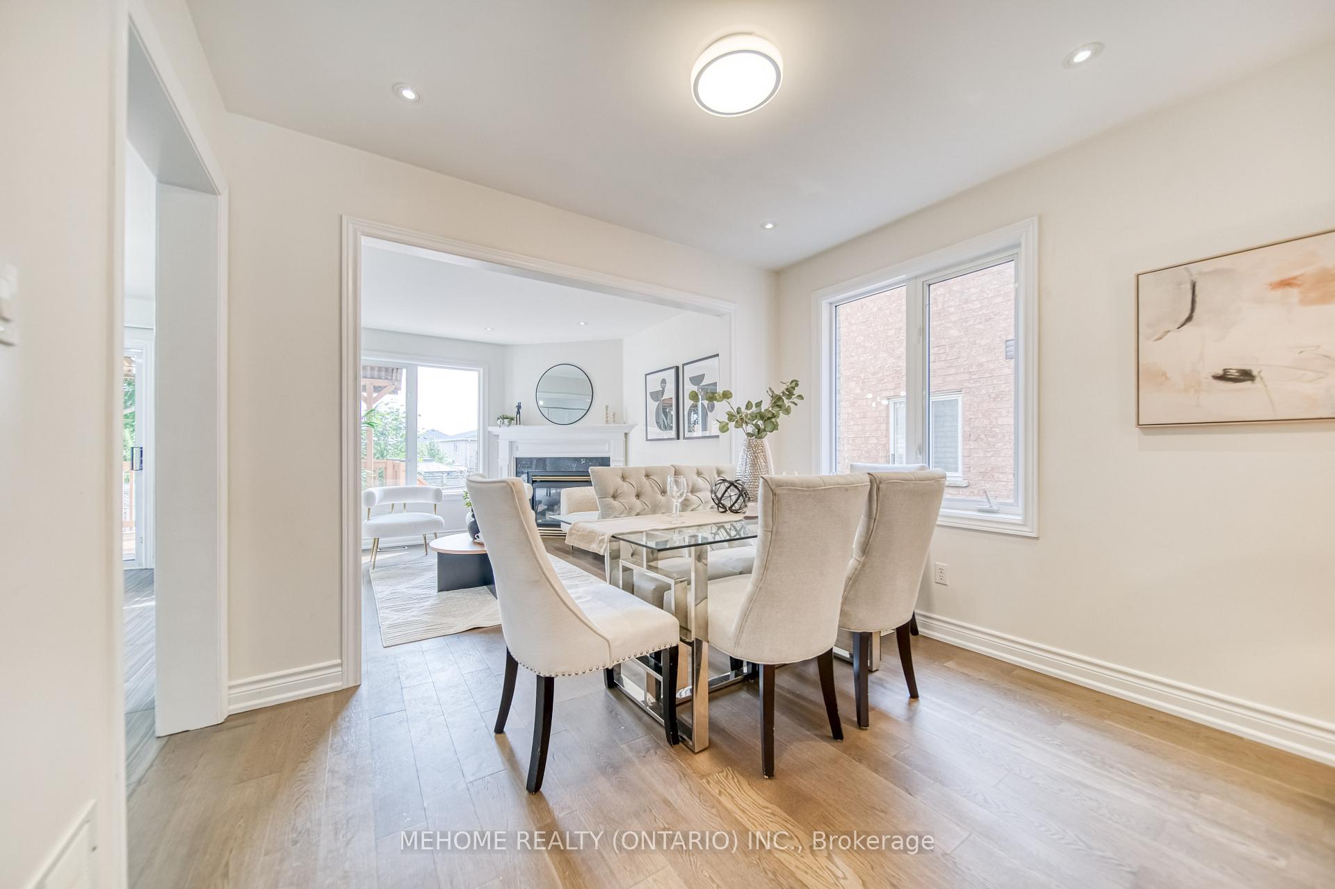 Photo 9 of 55 D'amato Crescent, Vaughan, Maple — HOMEH